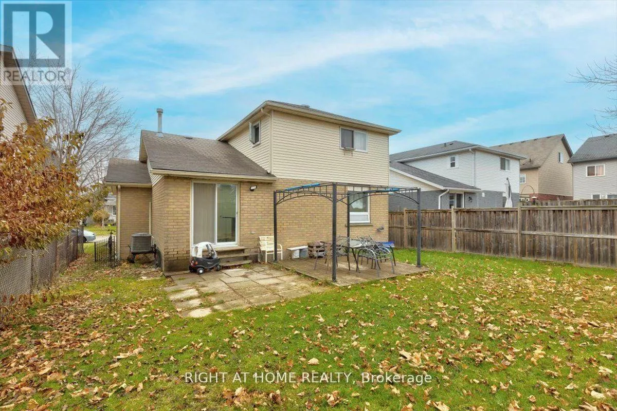 275 TAGGE CRESCENT