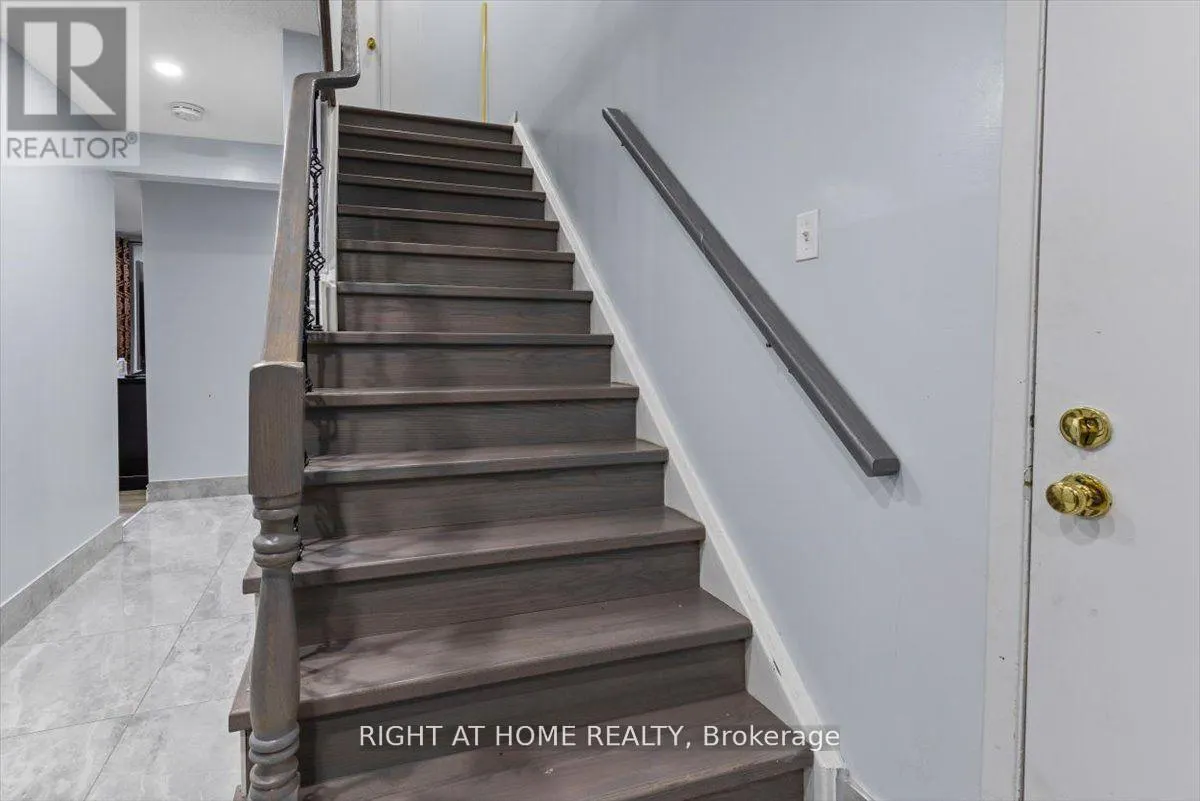 275 TAGGE CRESCENT
