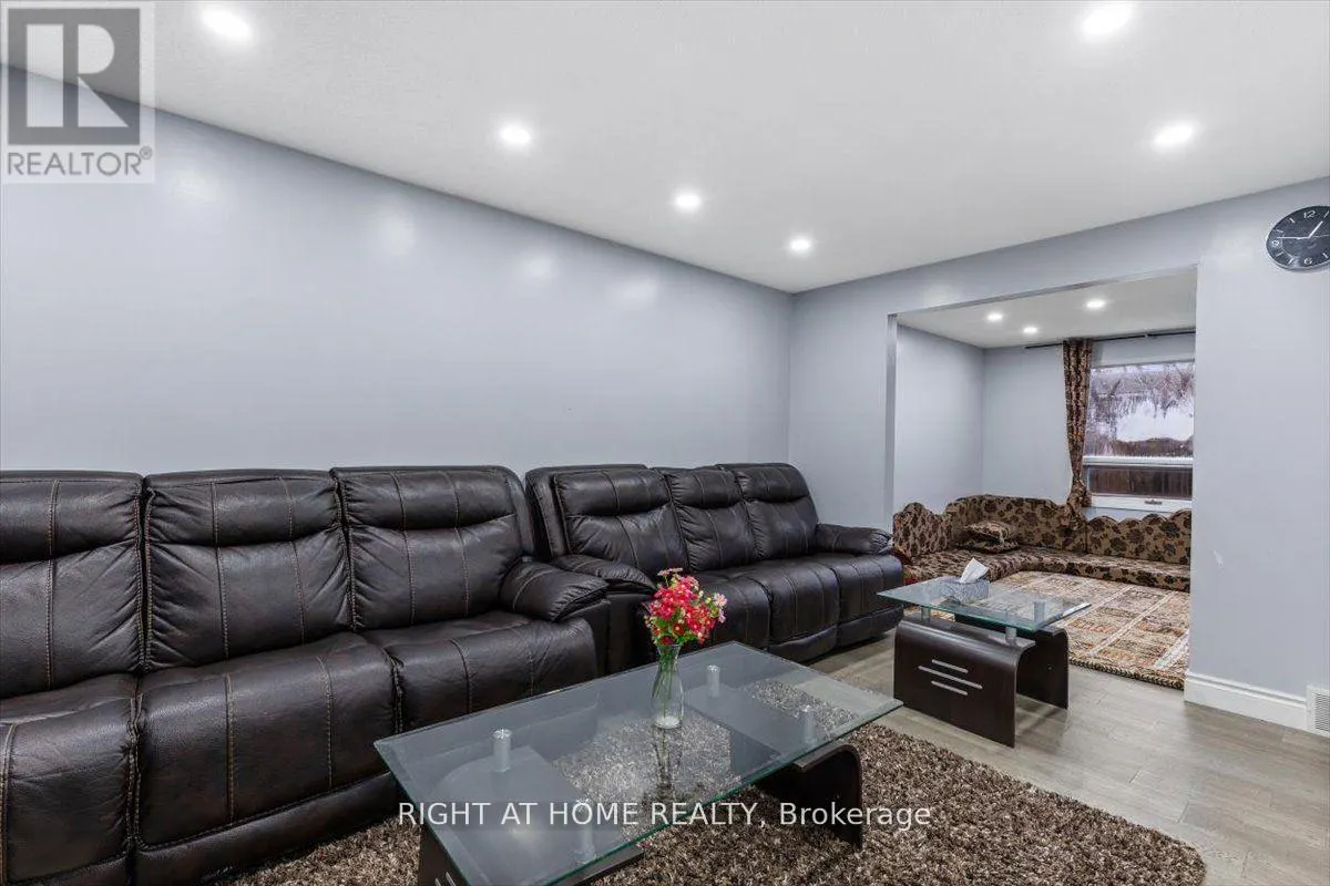 275 TAGGE CRESCENT