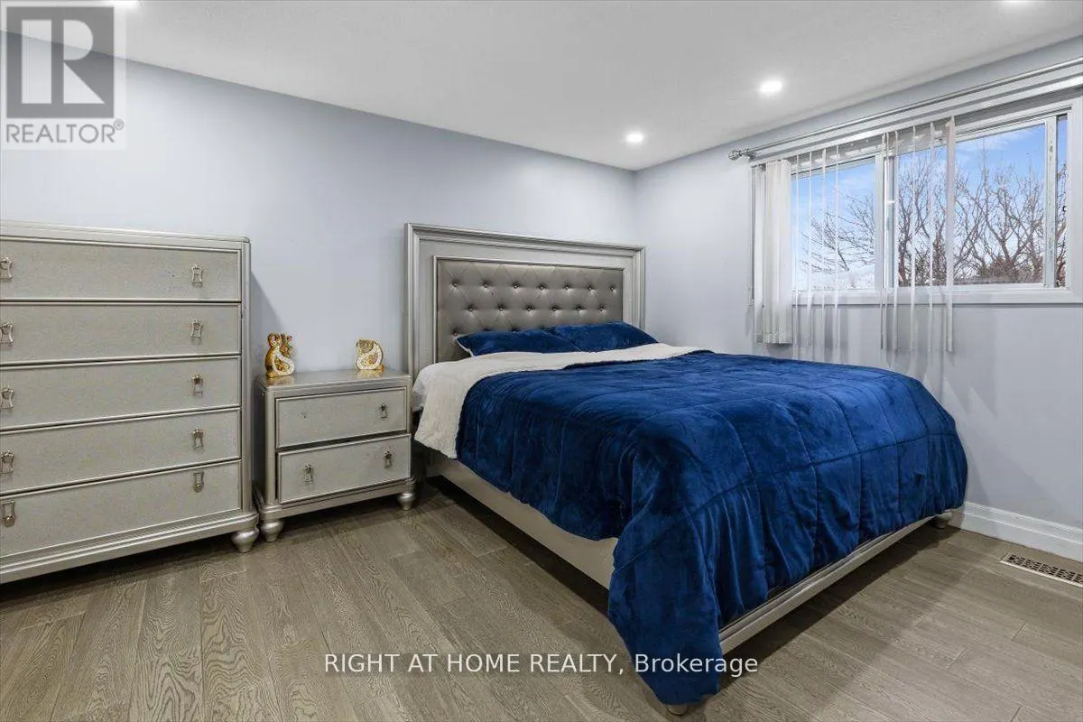 275 TAGGE CRESCENT