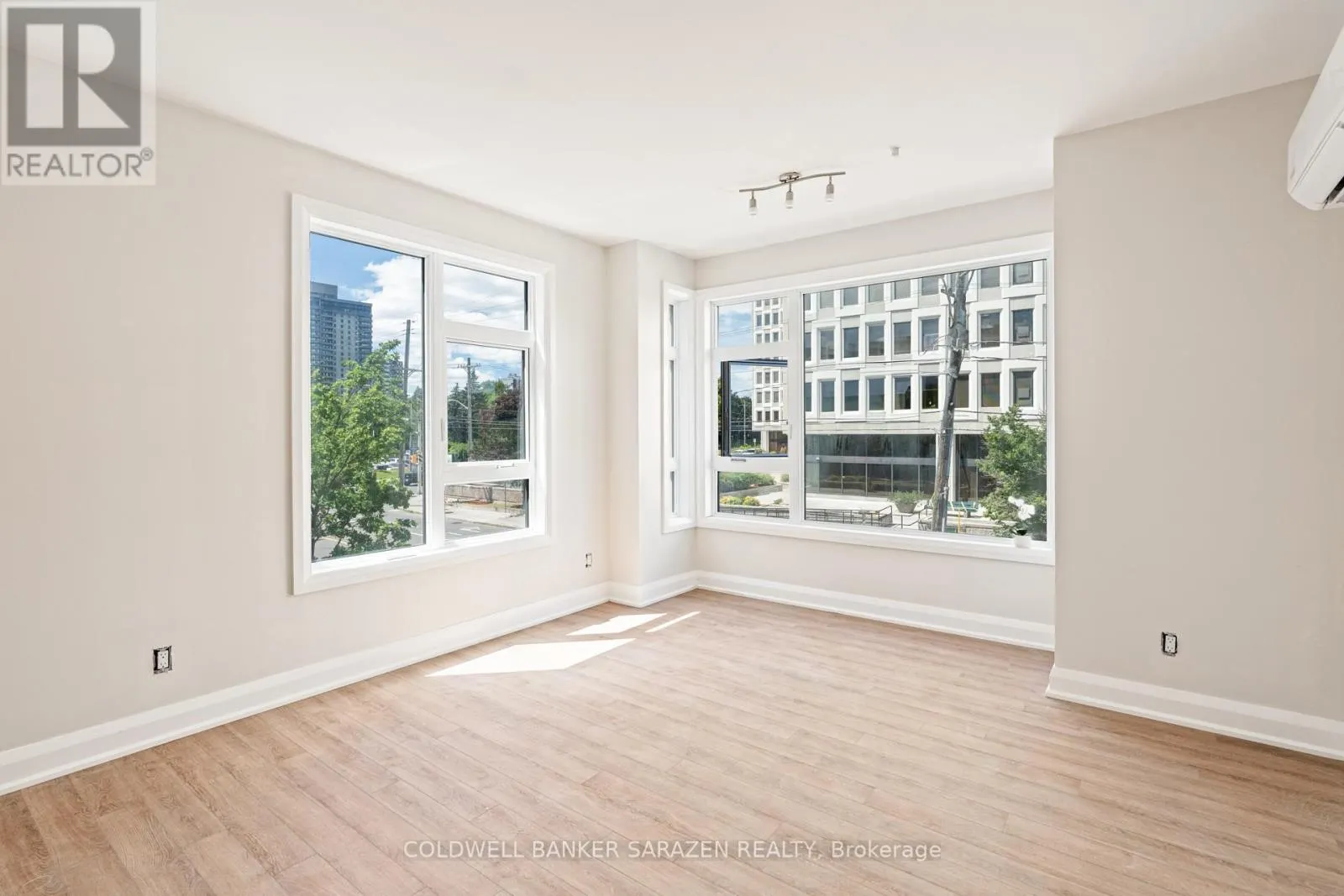 201 - 10 MCARTHUR AVENUE