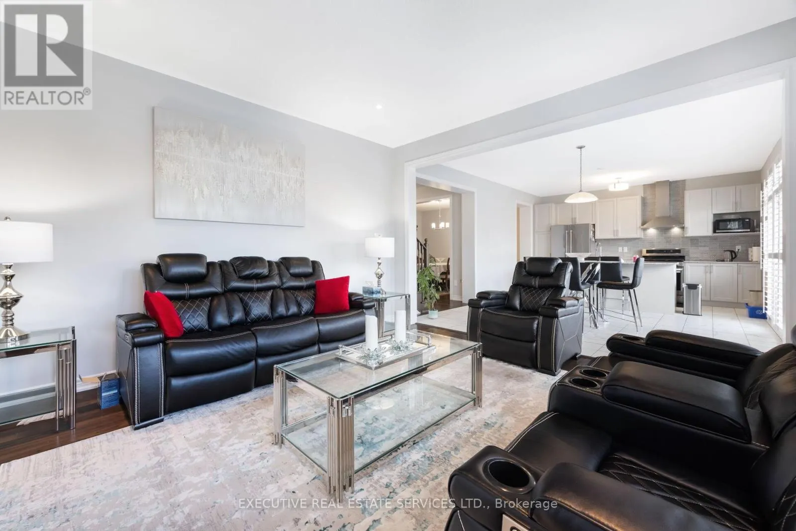 5 DRAKE AVENUE