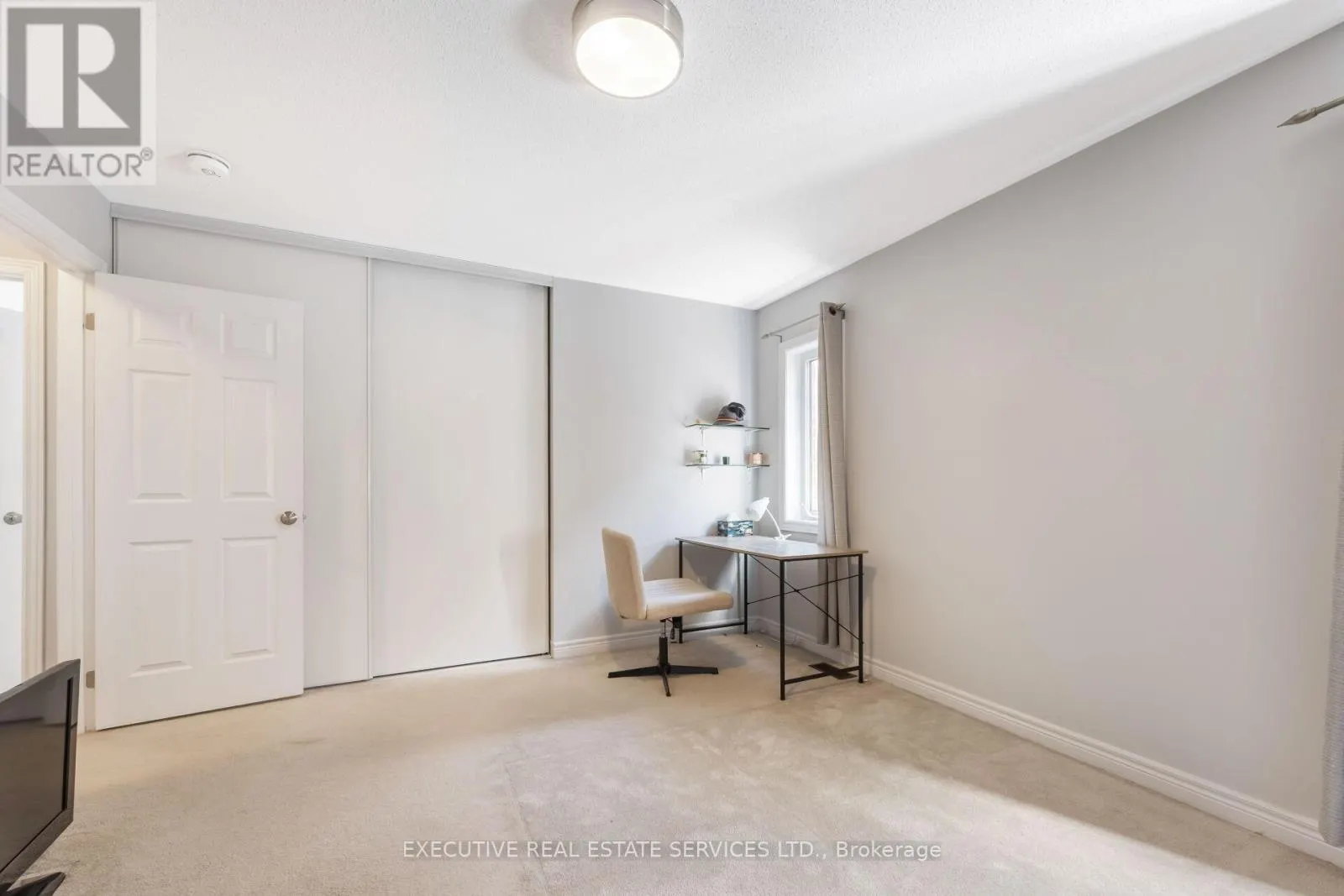 5 DRAKE AVENUE