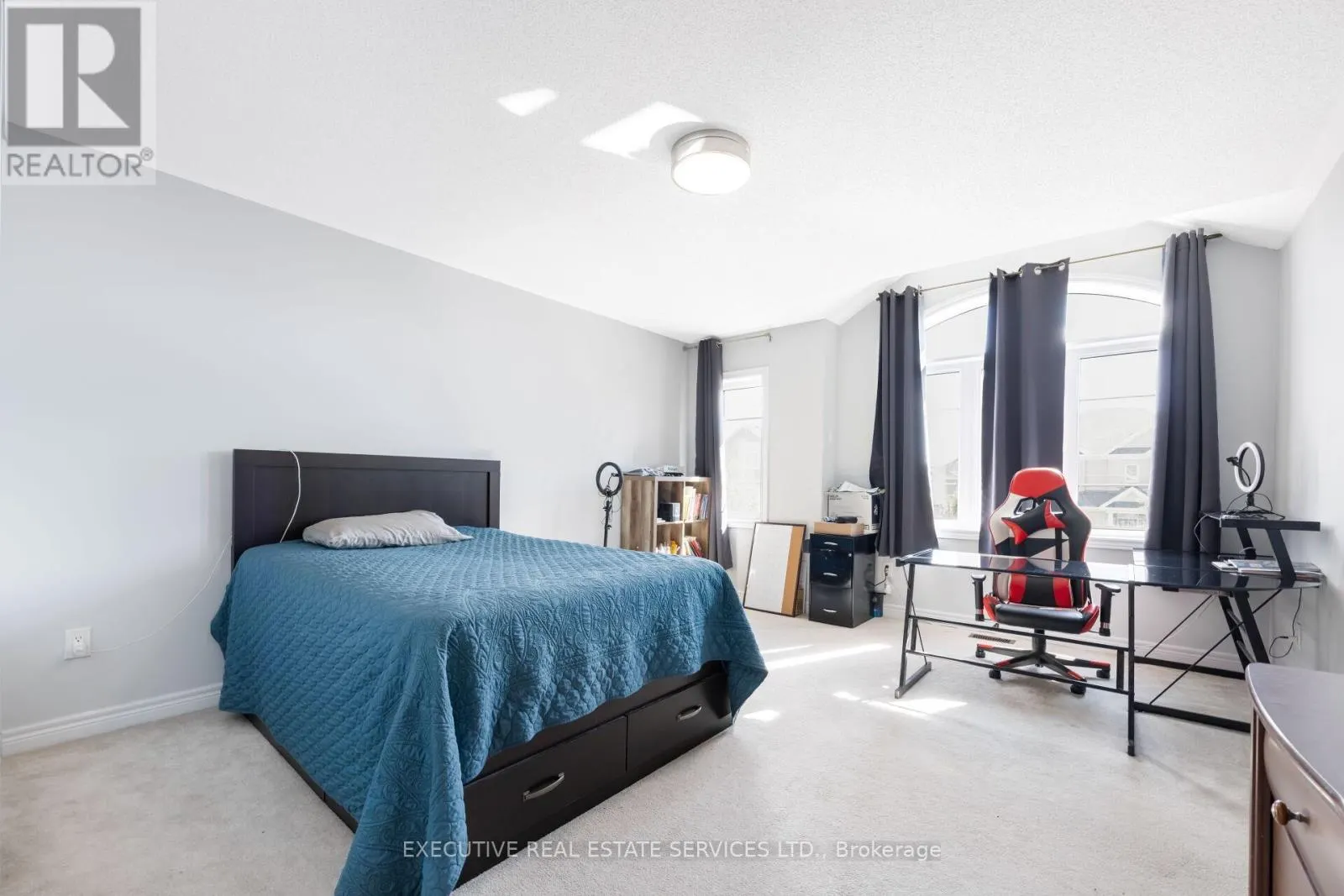 5 DRAKE AVENUE