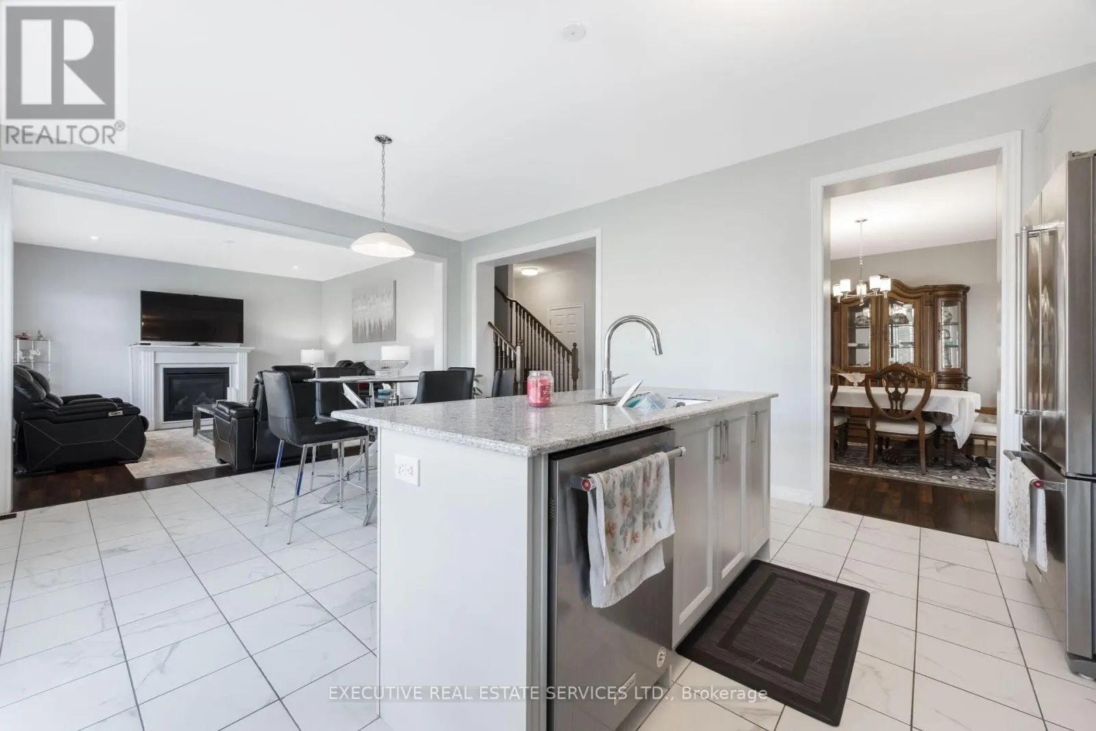 5 DRAKE AVENUE