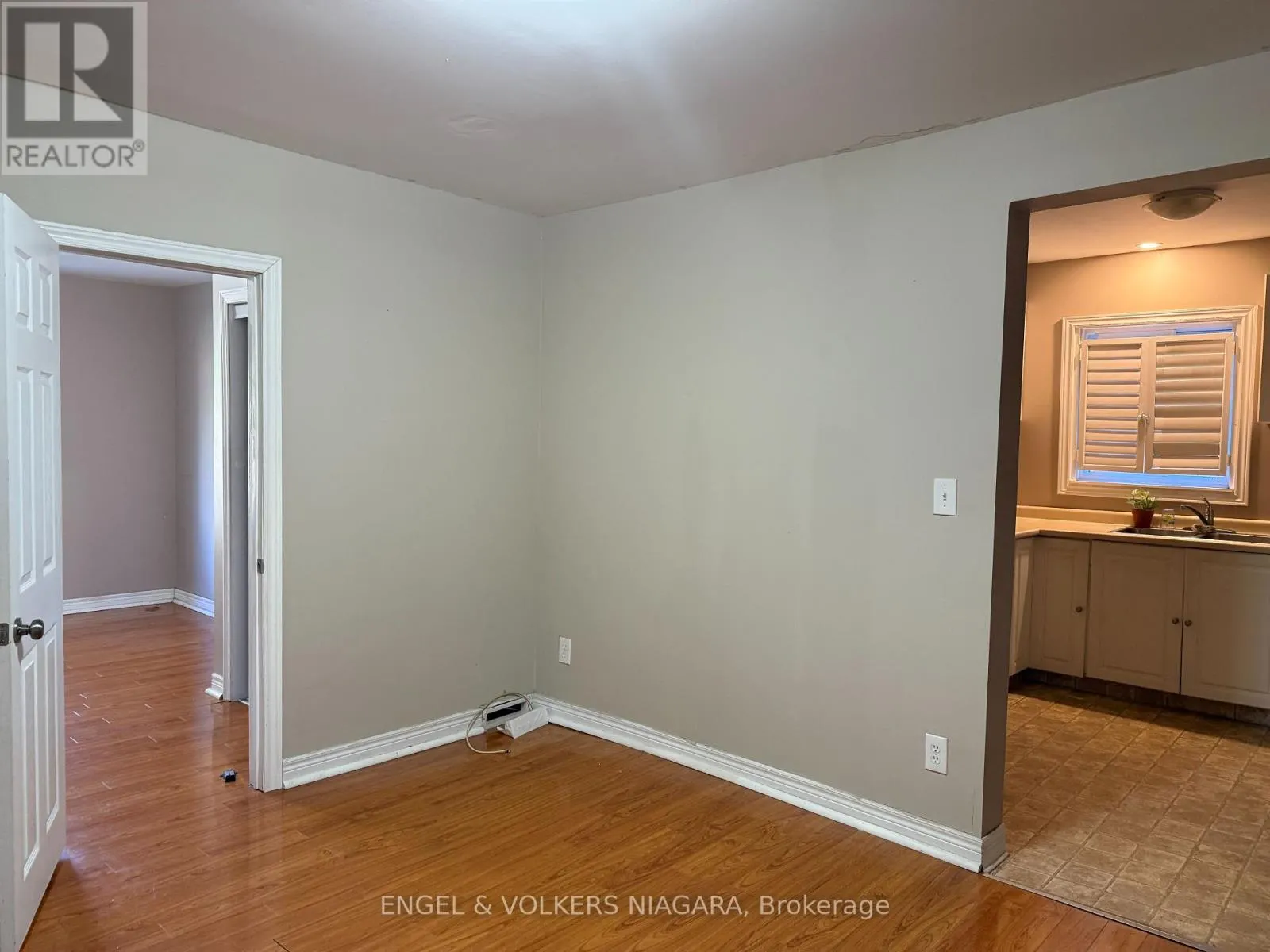MAIN FLOOR - 5006 WILLMOTT STREET, #Main Floor