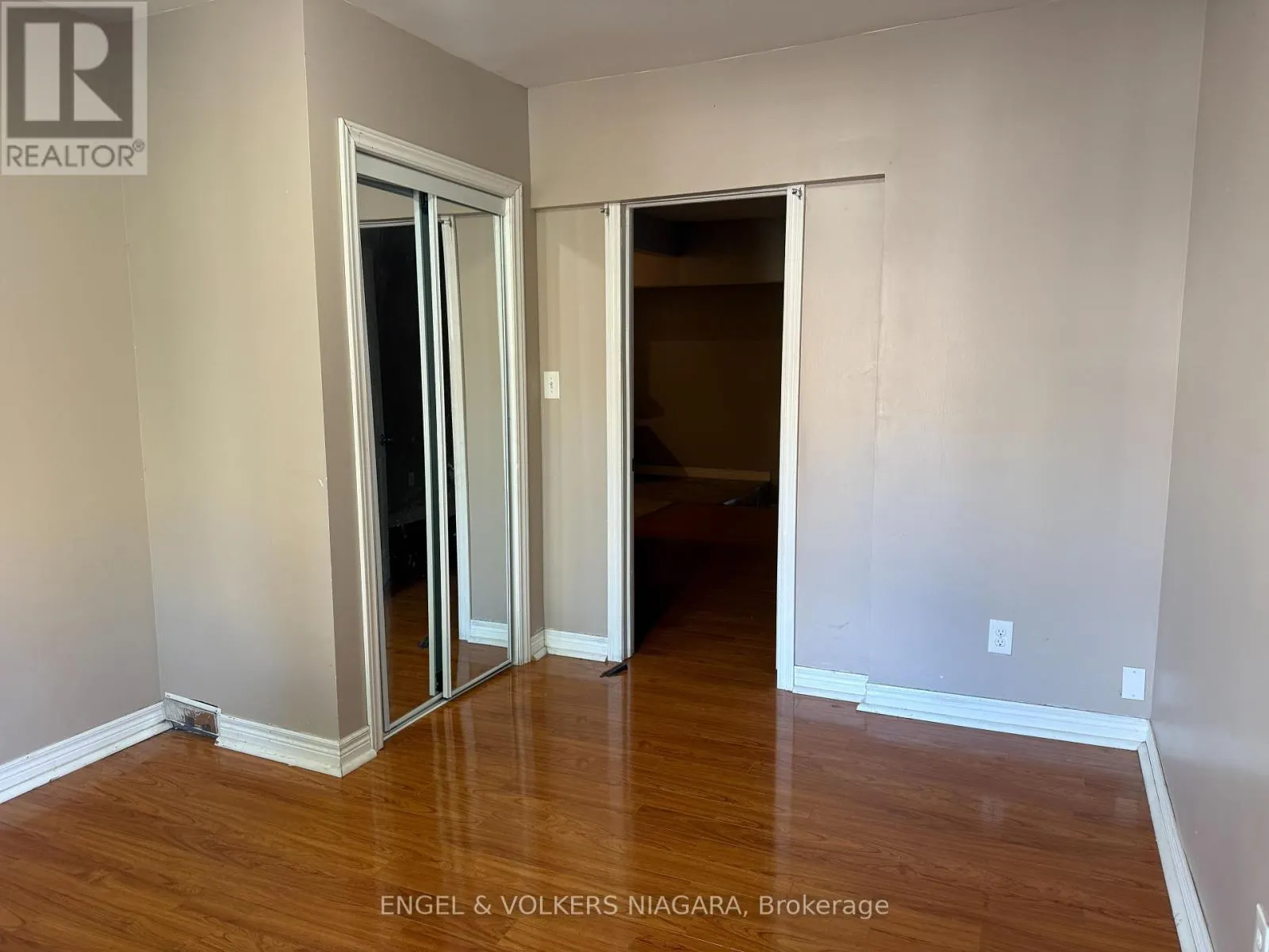 MAIN FLOOR - 5006 WILLMOTT STREET, #Main Floor