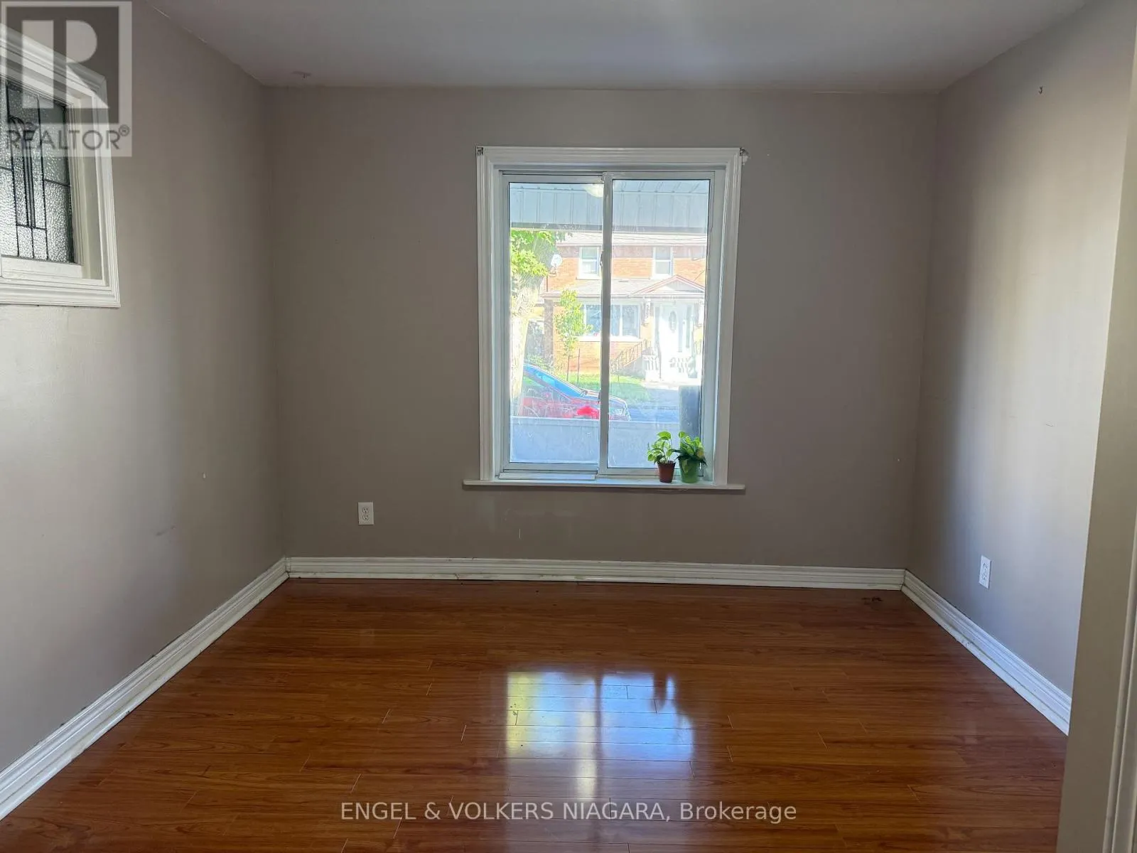 MAIN FLOOR - 5006 WILLMOTT STREET, #Main Floor