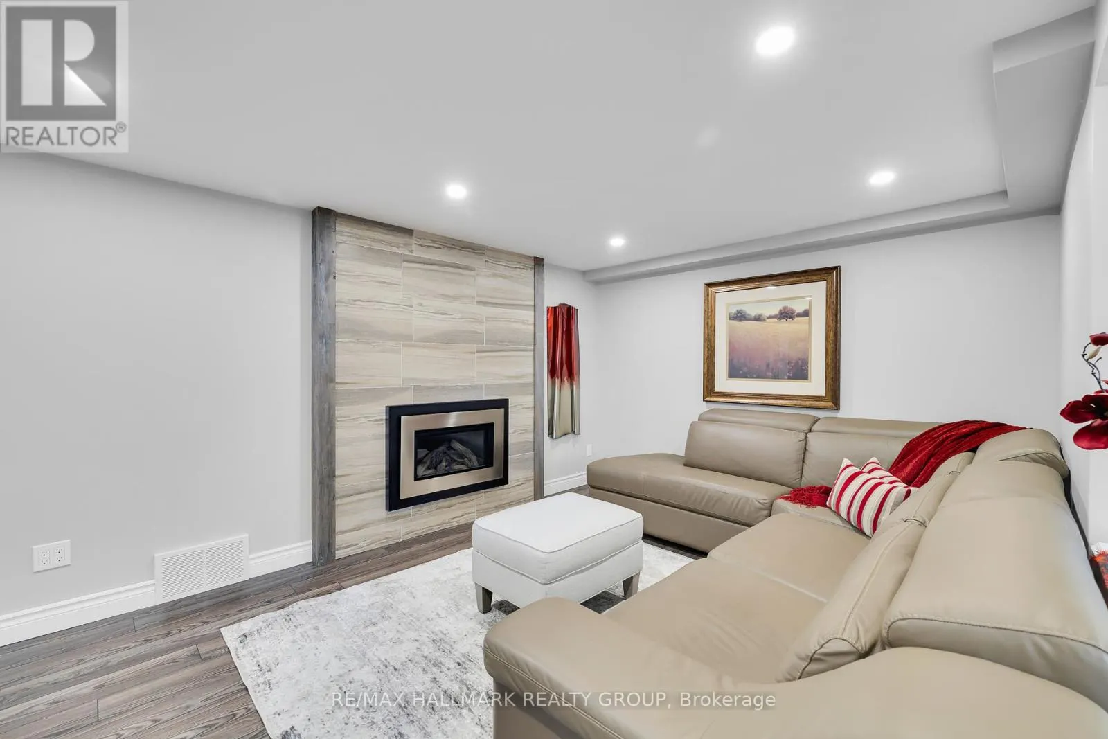 118 QUEENSLINE DRIVE