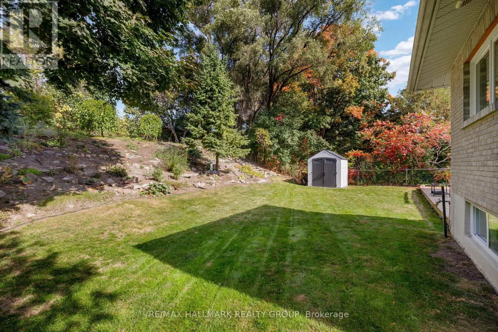 118 QUEENSLINE DRIVE