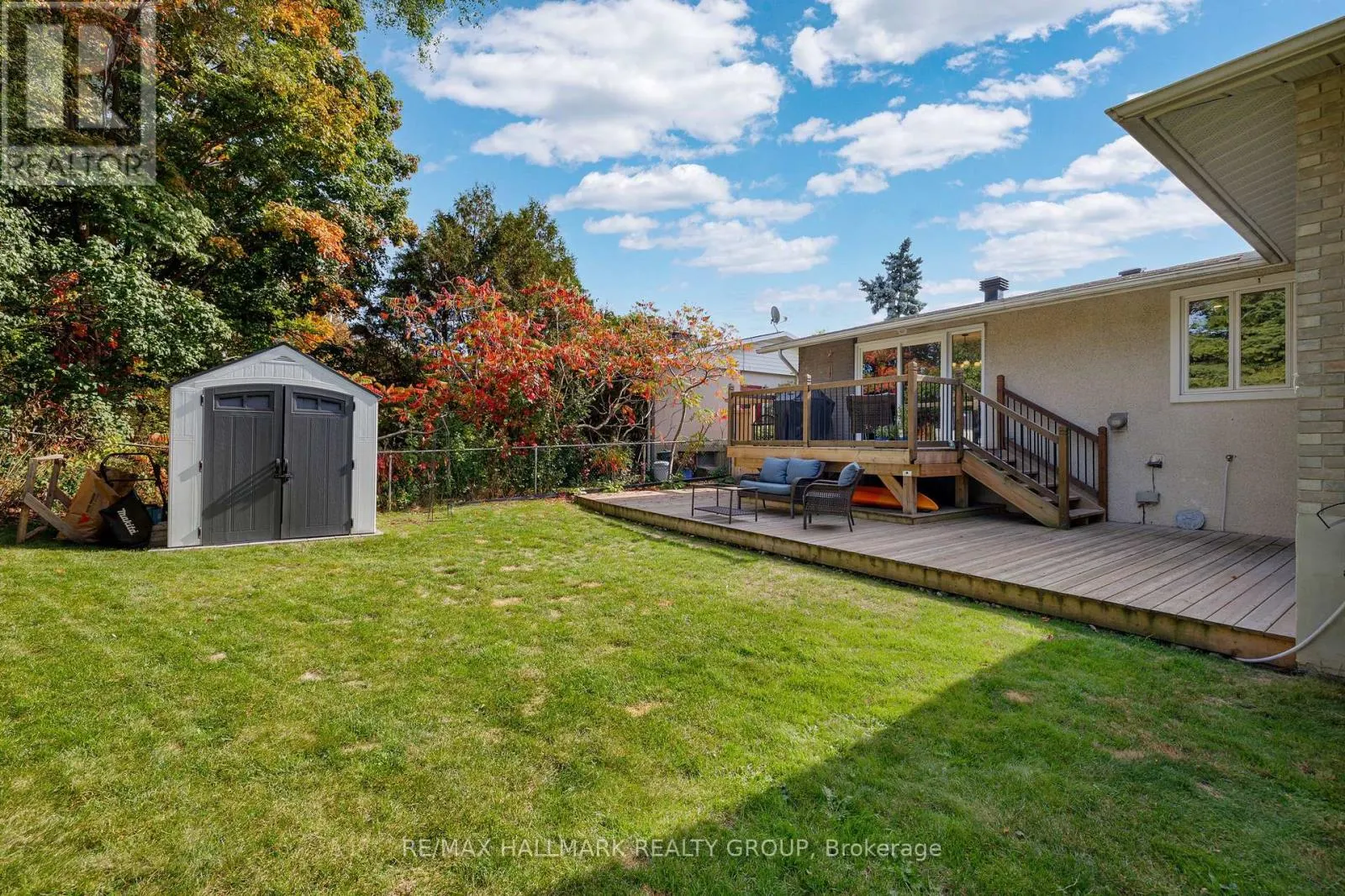 118 QUEENSLINE DRIVE
