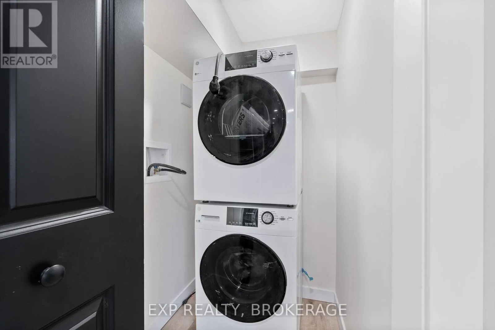 3 - 493 COLLEGE STREET, #3
