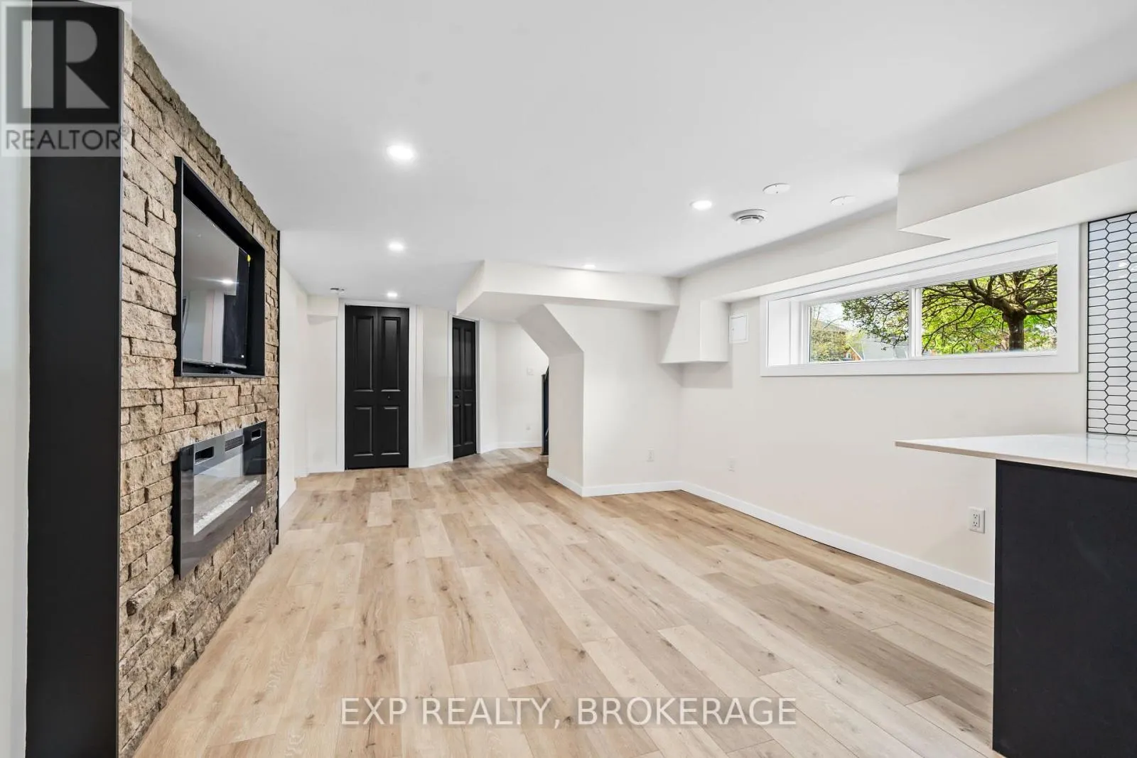 3 - 493 COLLEGE STREET, #3