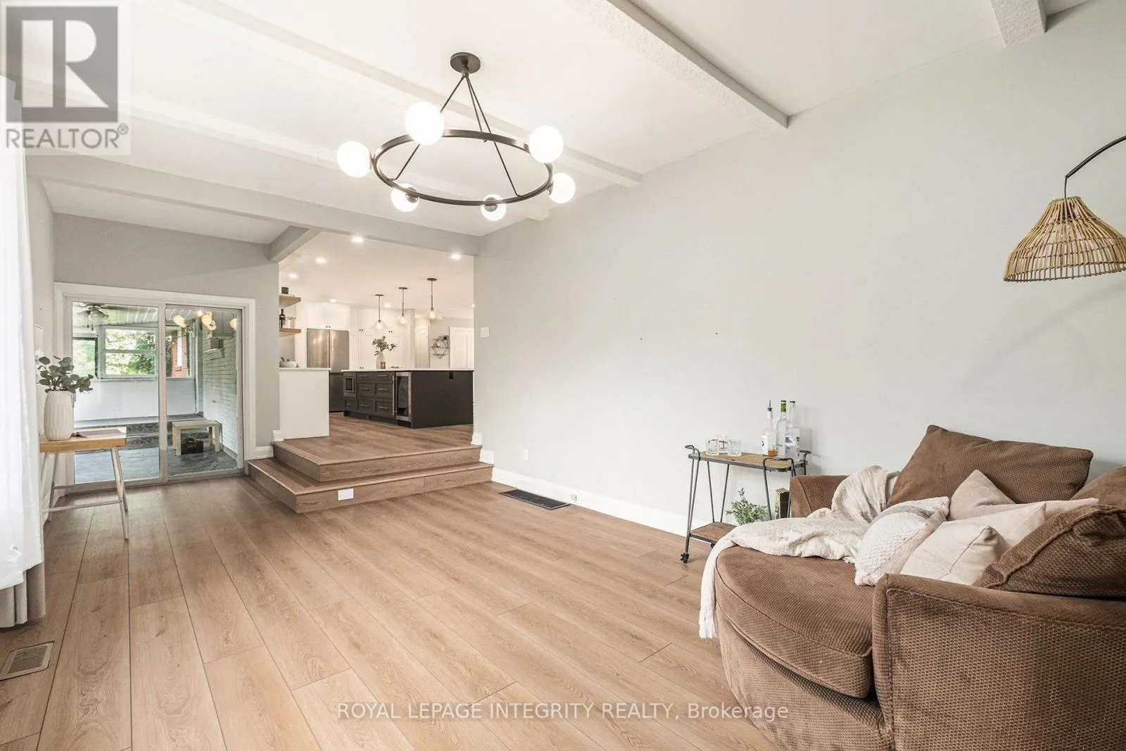 1843 RIDEAU ROAD