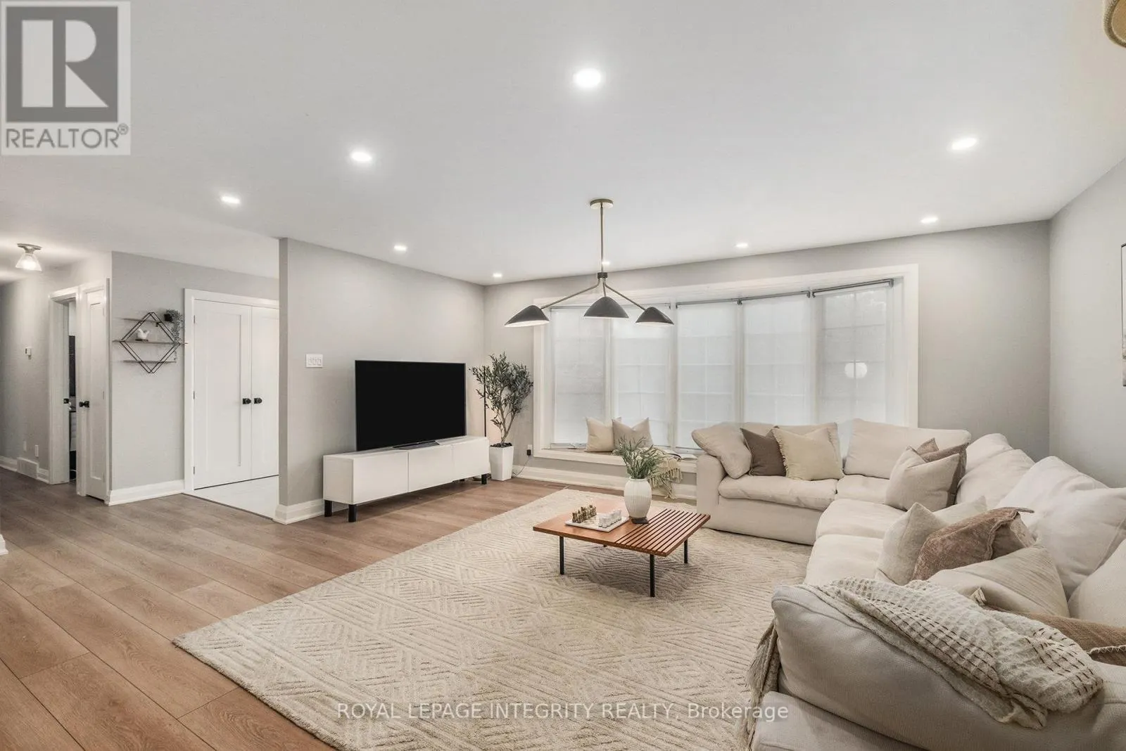 1843 RIDEAU ROAD