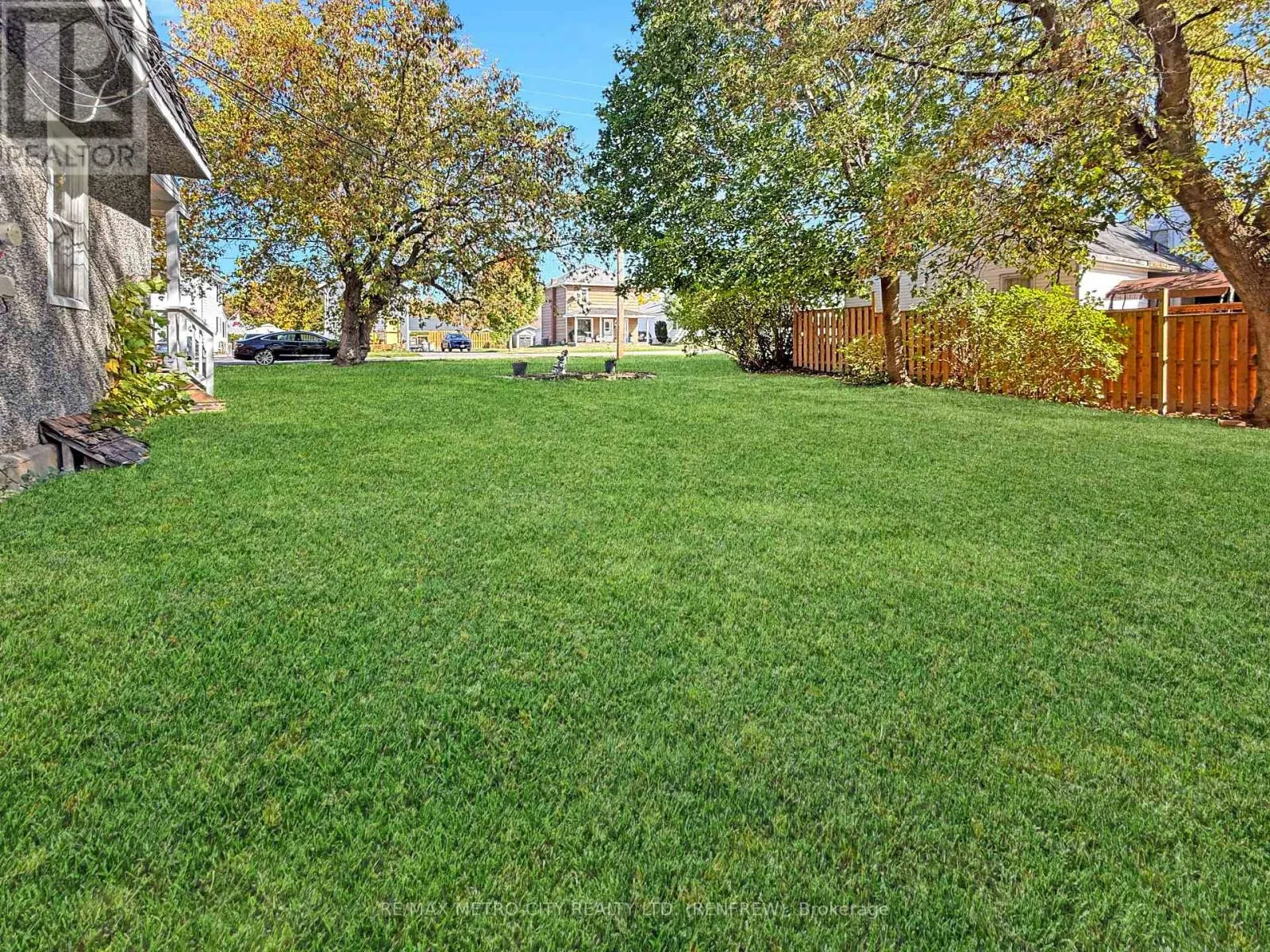 330 MCLEAN STREET