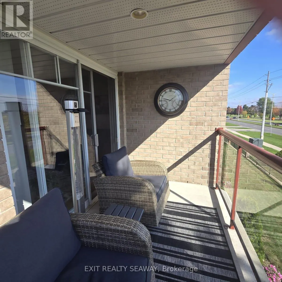 201 - 341 WATER STREET W