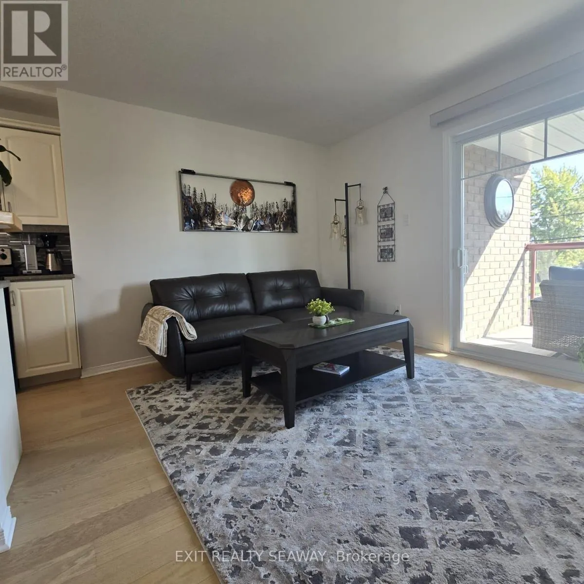 201 - 341 WATER STREET W
