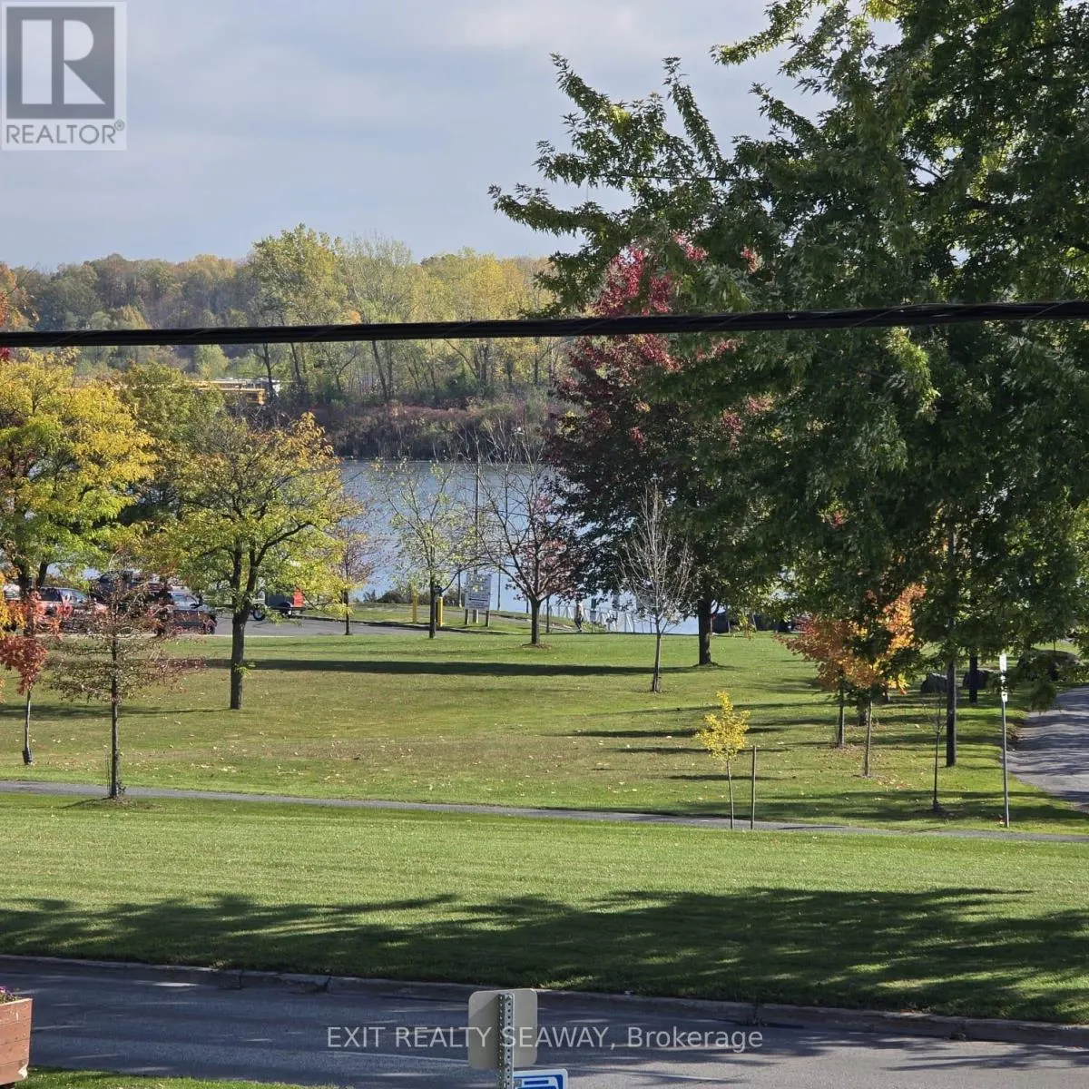 201 - 341 WATER STREET W