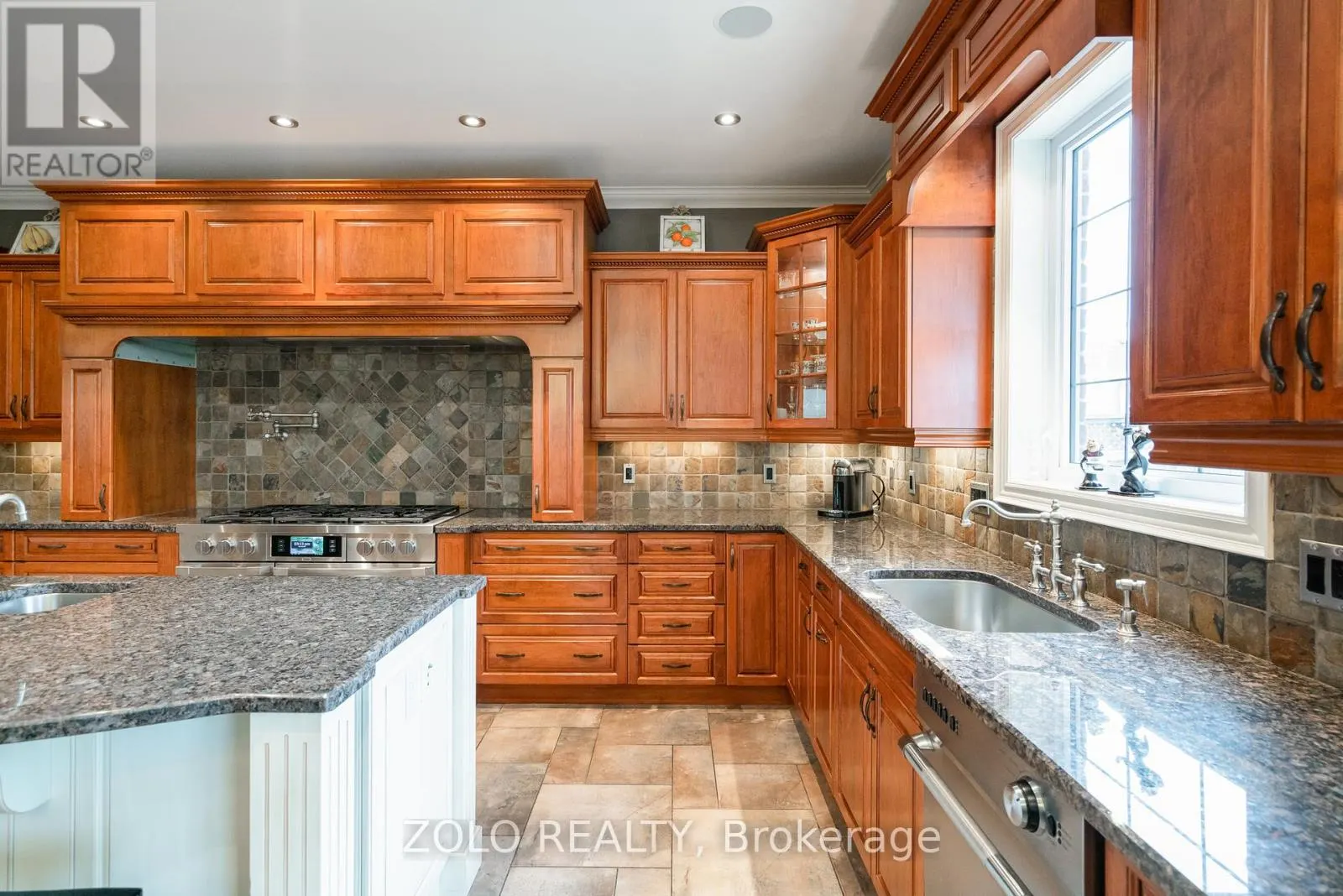 4658 LYONS PARKWAY