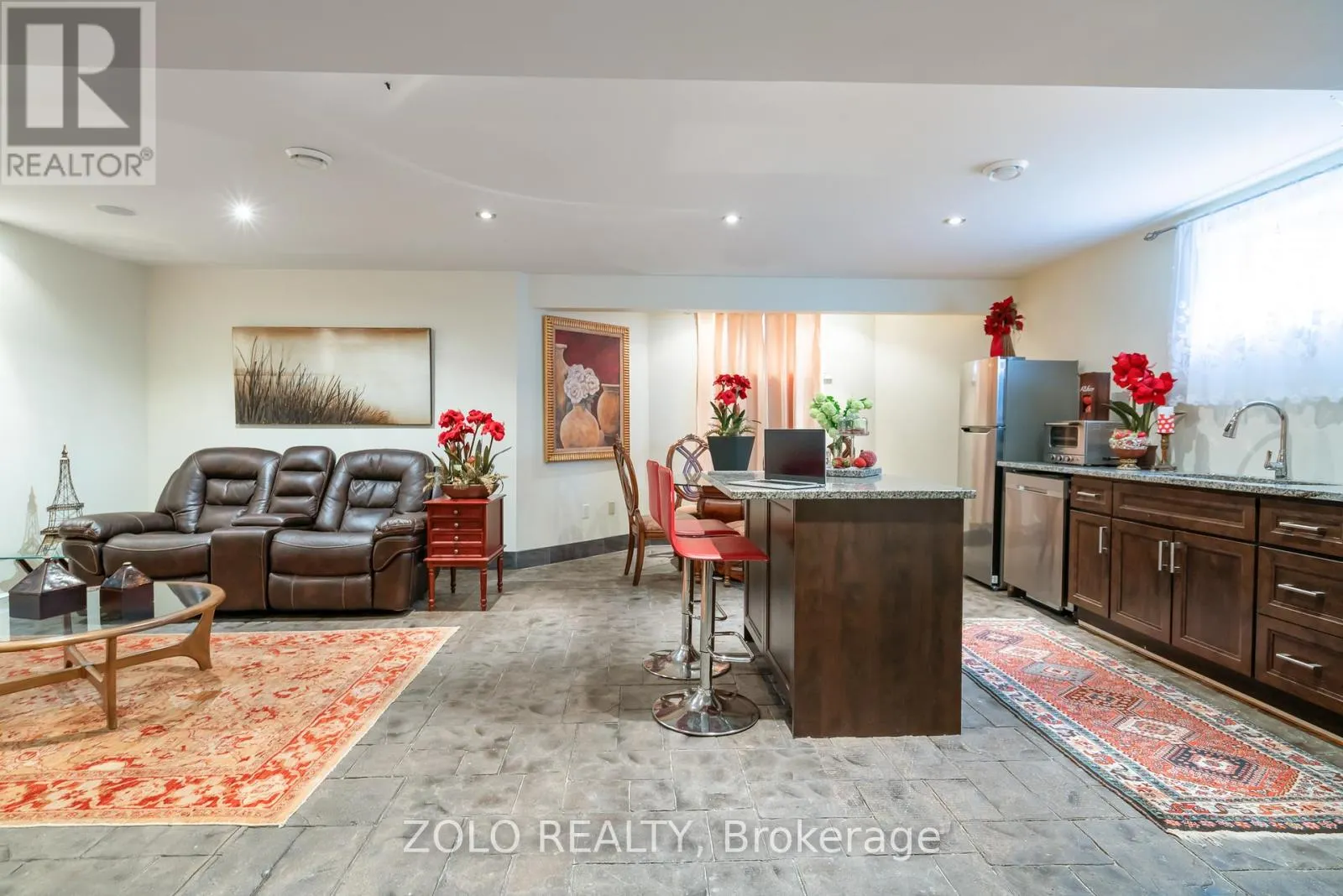 4658 LYONS PARKWAY
