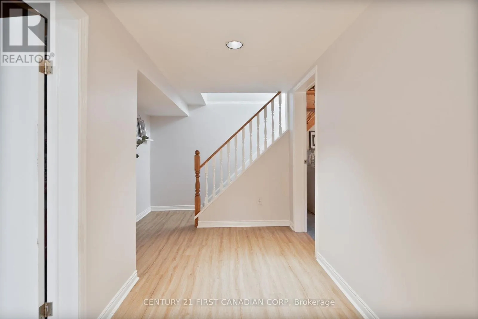 86 MCLEOD CRESCENT