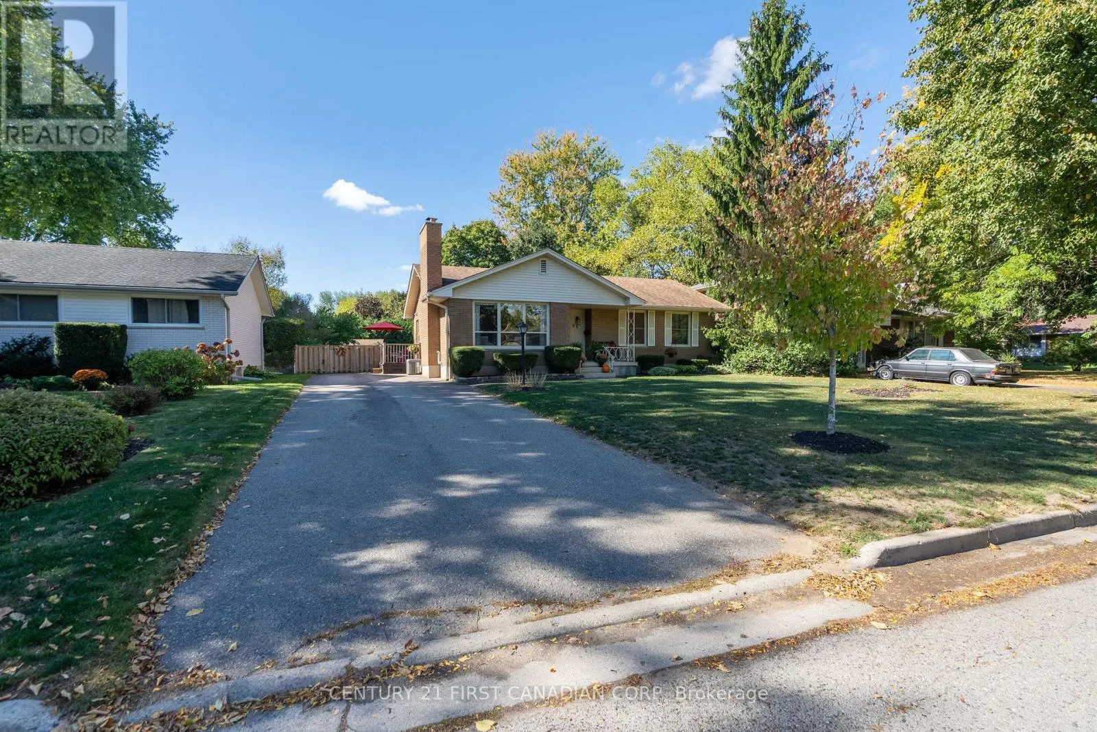 86 MCLEOD CRESCENT