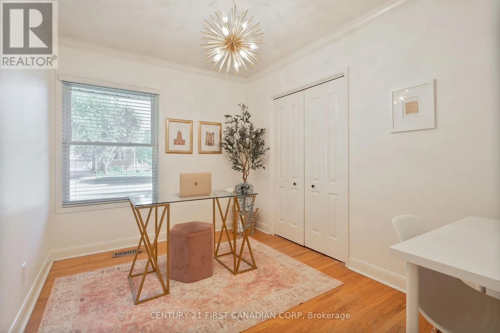 86 MCLEOD CRESCENT
