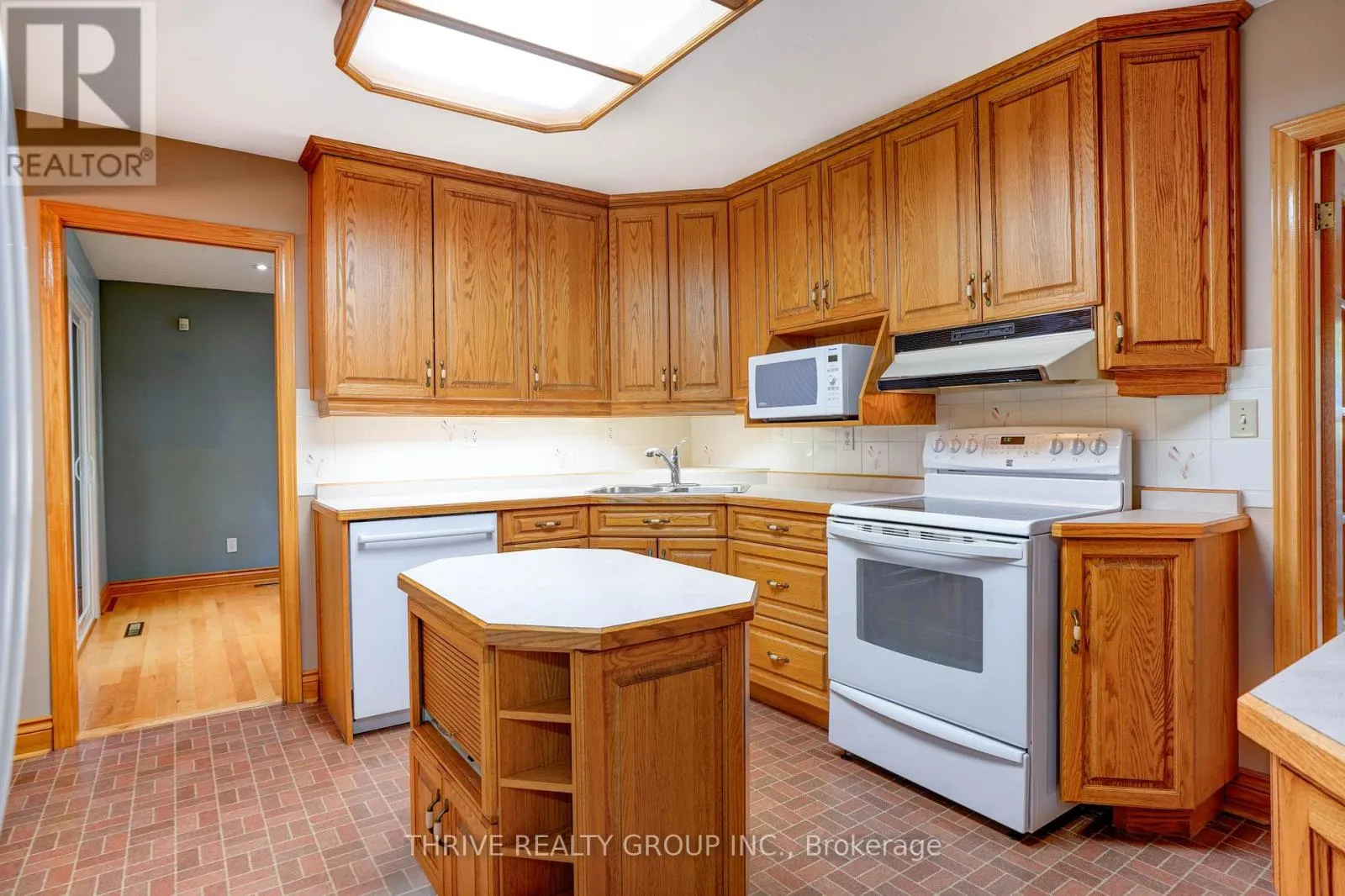 478 GLEN CRESCENT