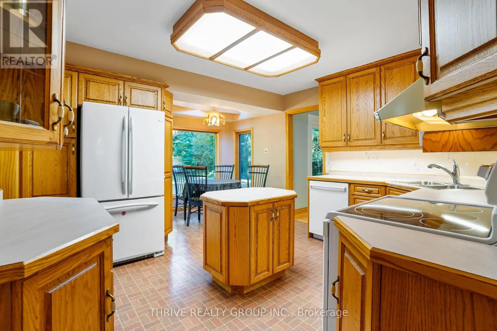 478 GLEN CRESCENT