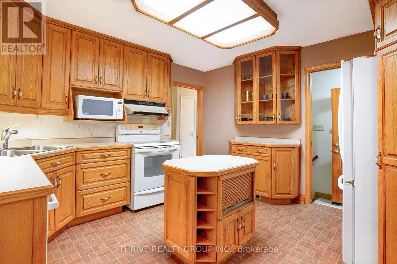 478 GLEN CRESCENT