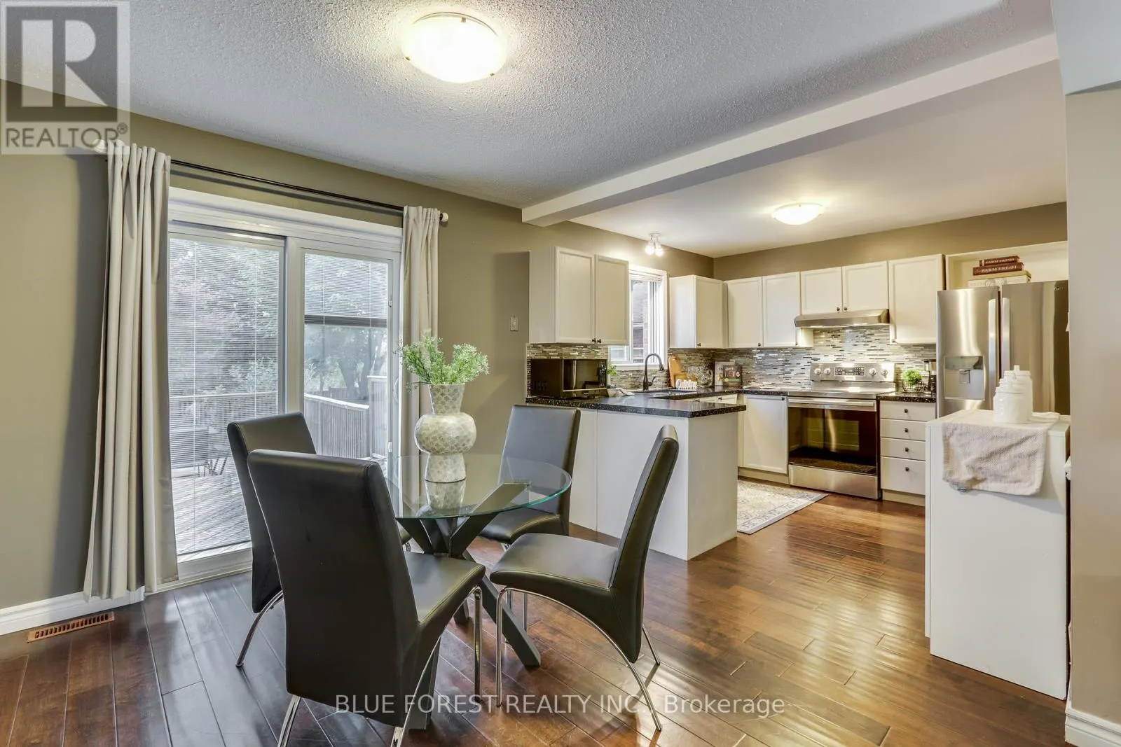 27 LOGGERS GROVE