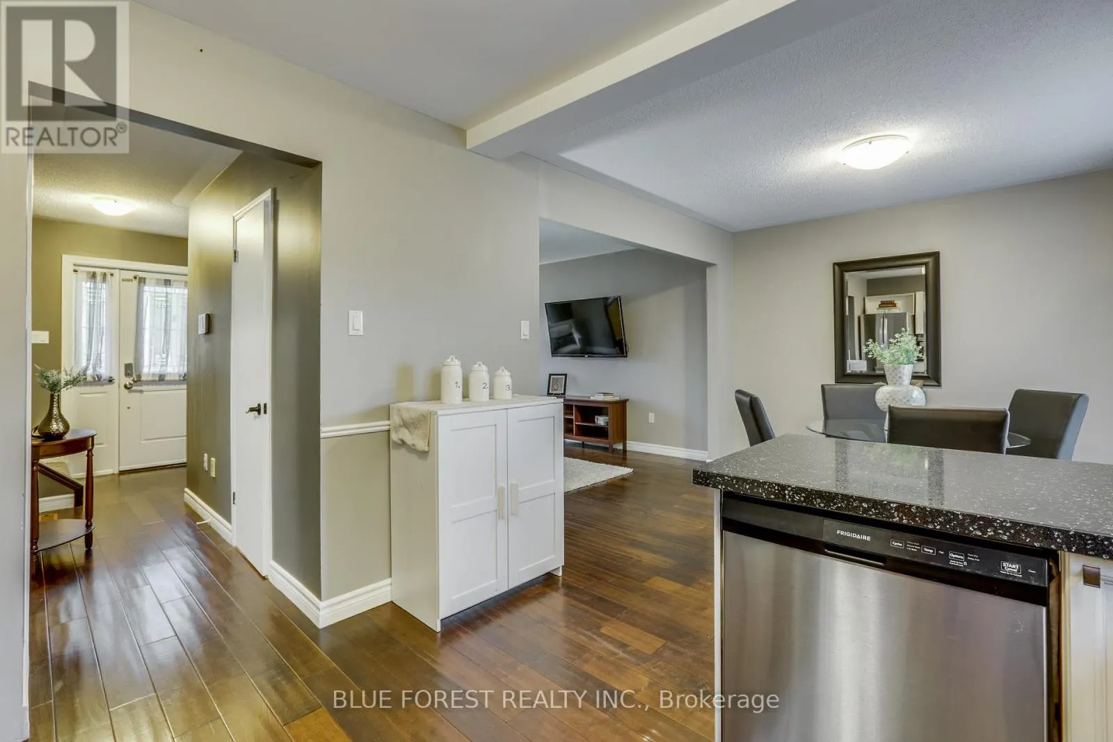 27 LOGGERS GROVE