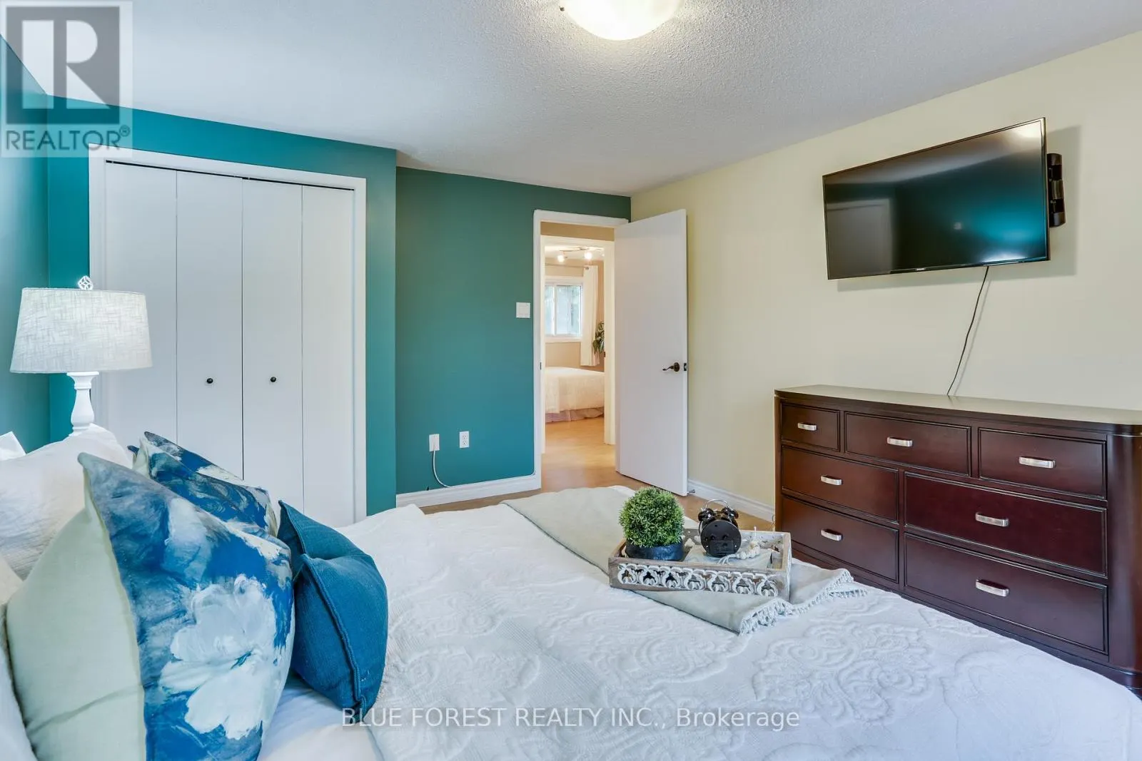 27 LOGGERS GROVE
