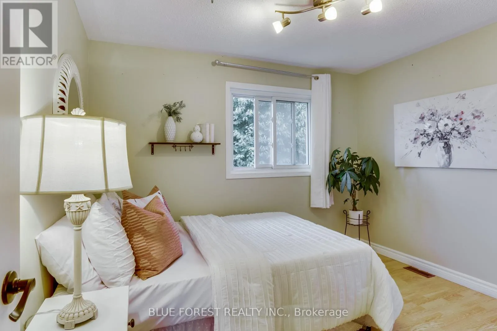 27 LOGGERS GROVE
