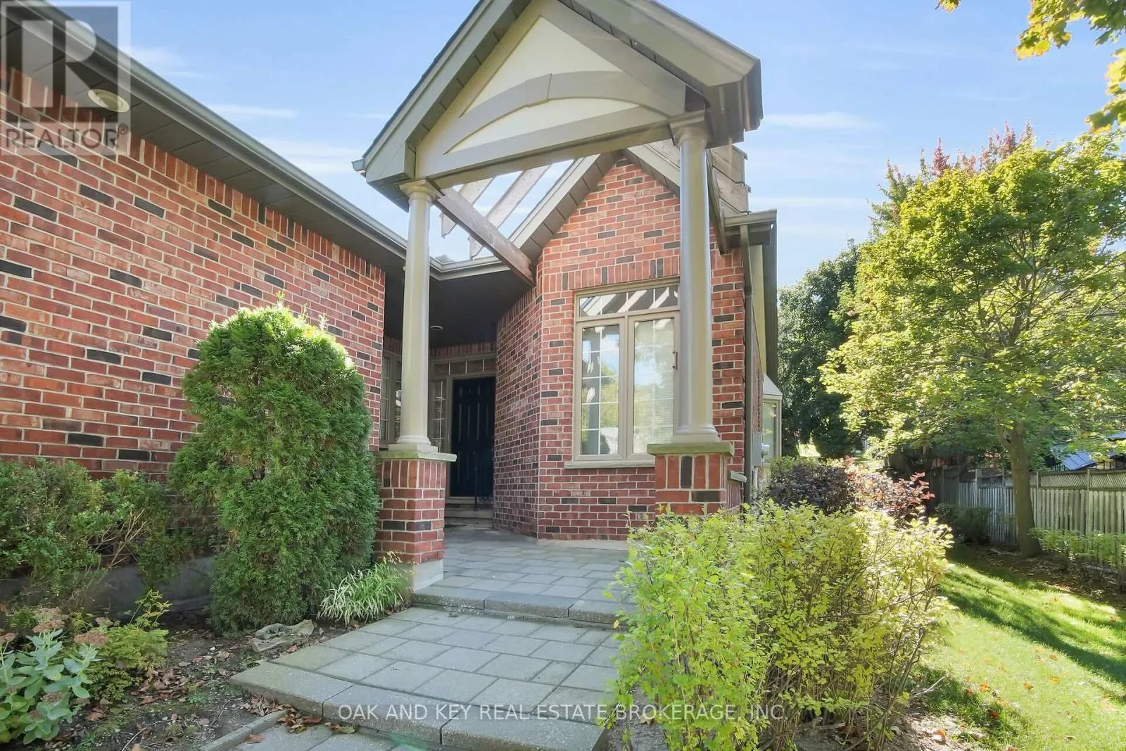 38 QUINELLA PLACE