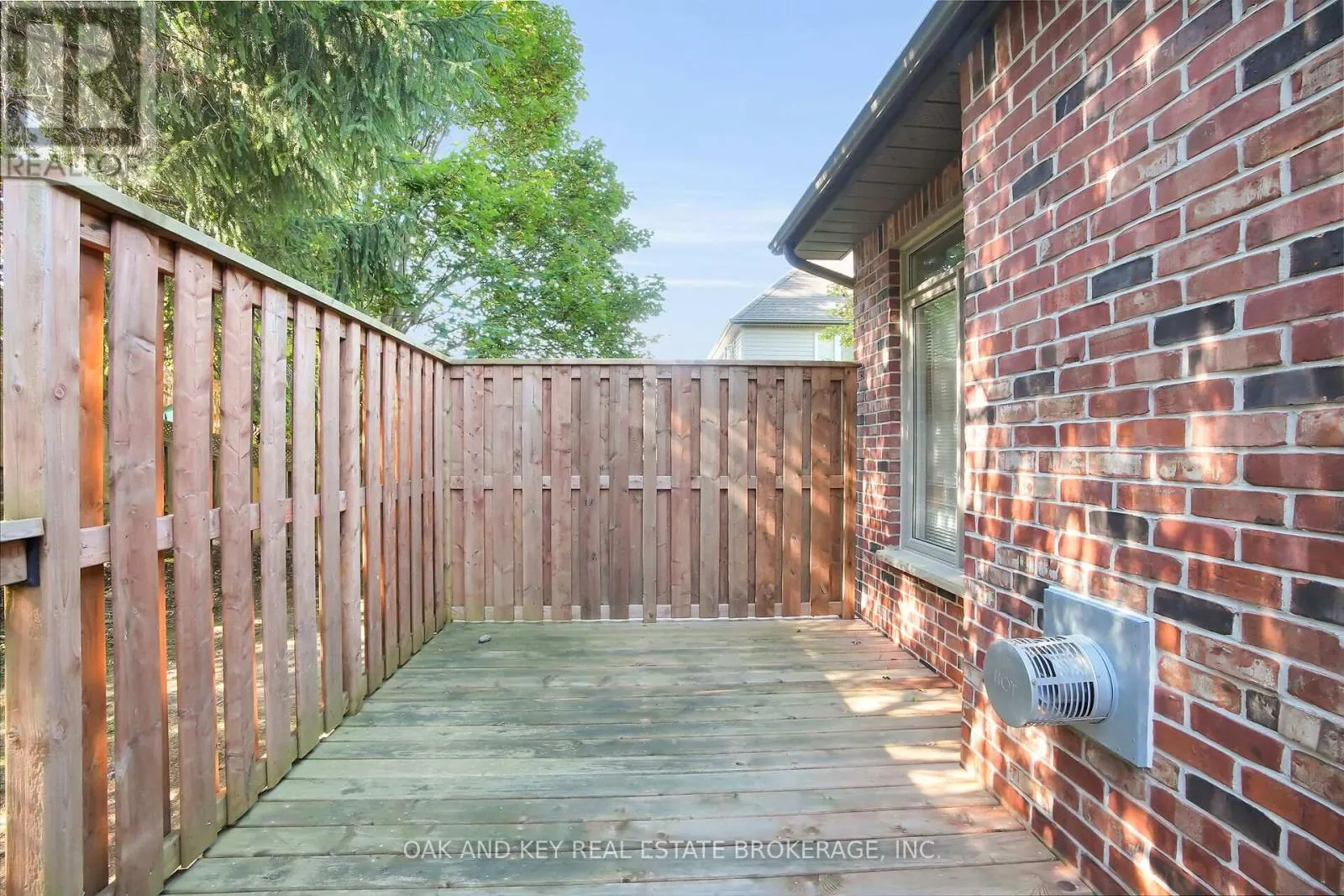 38 QUINELLA PLACE