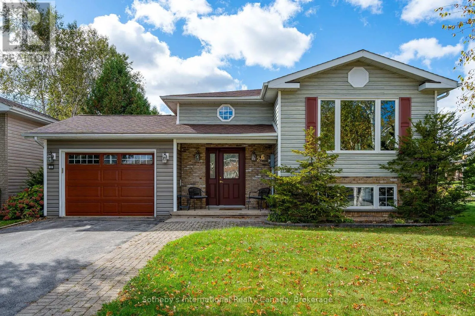 26 COUNTRY CRESCENT