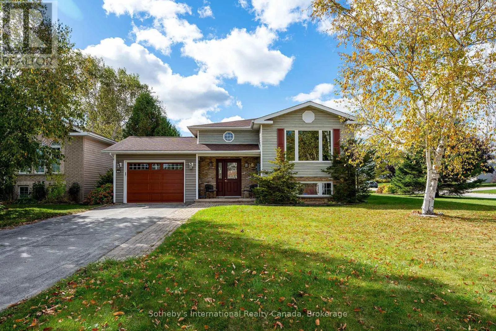 26 COUNTRY CRESCENT