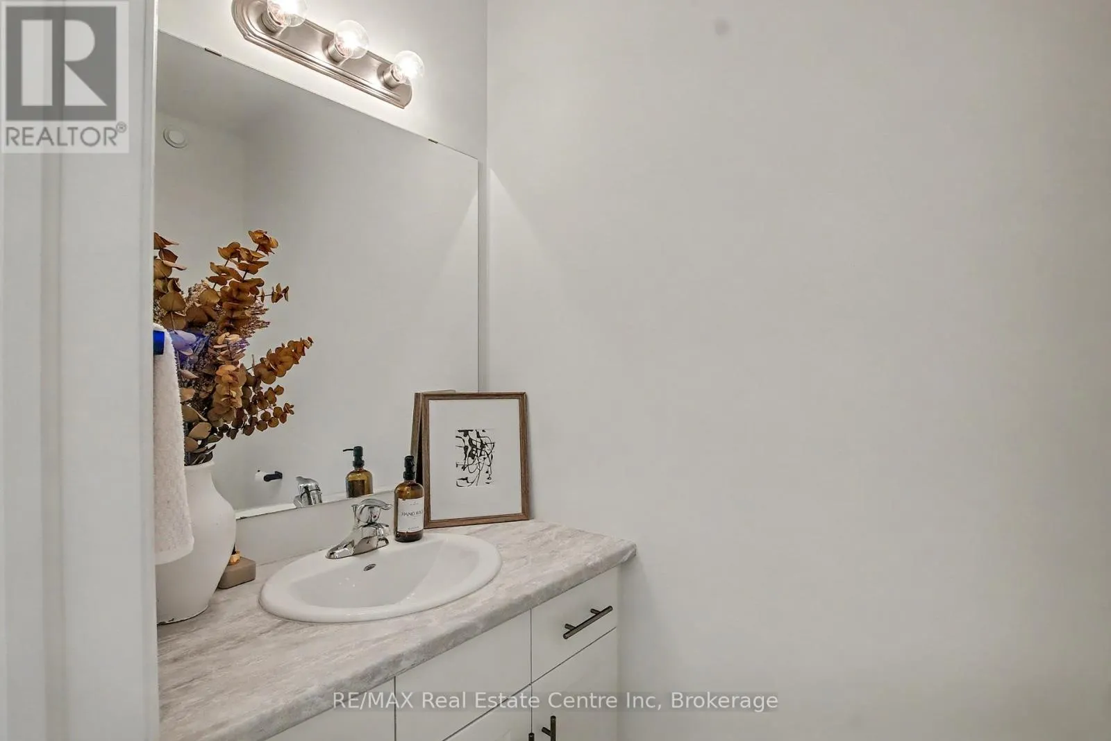 7 - 22 MARSHALL DRIVE, #7