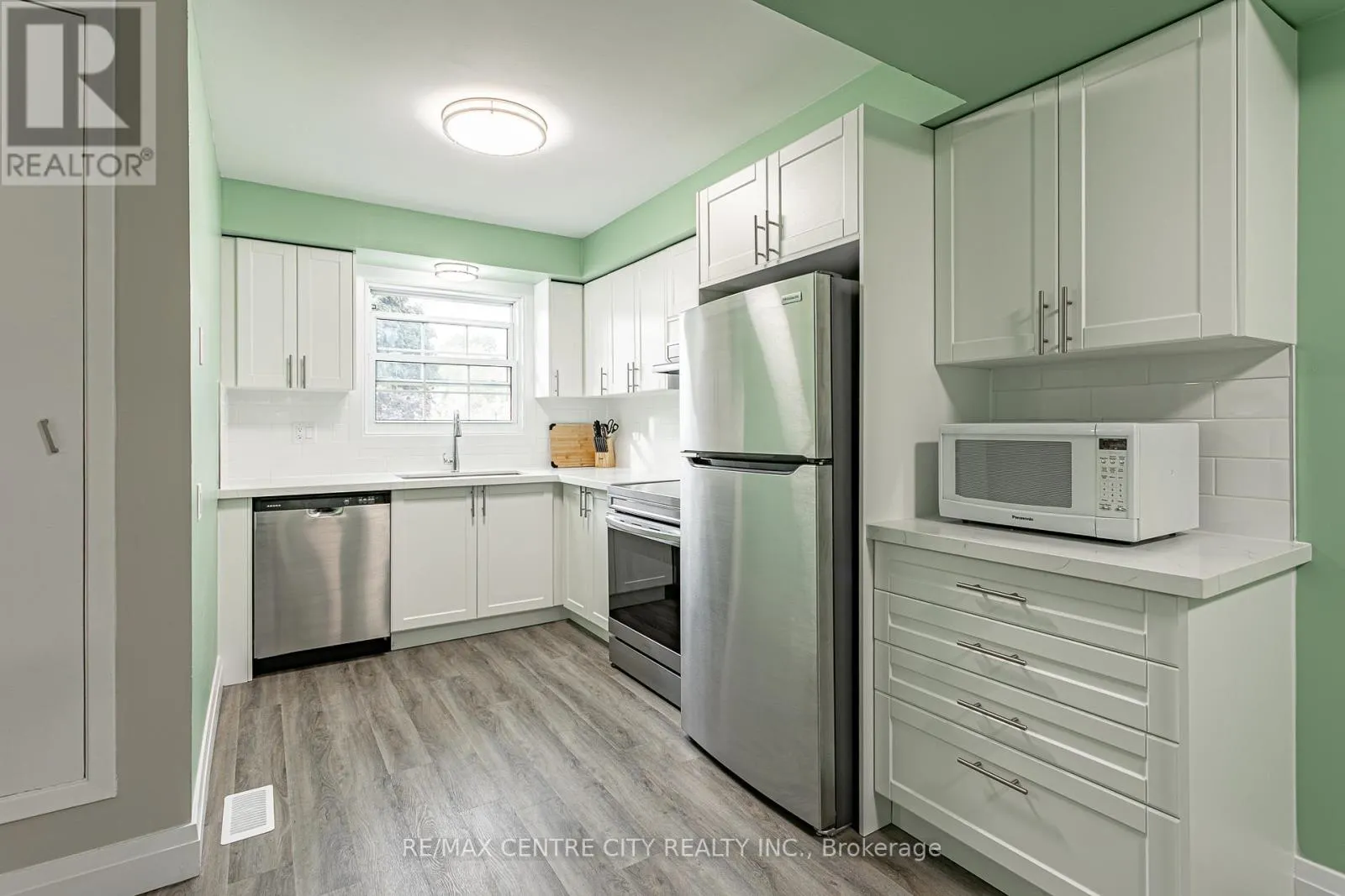 42 - 900 POND VIEW ROAD, #42