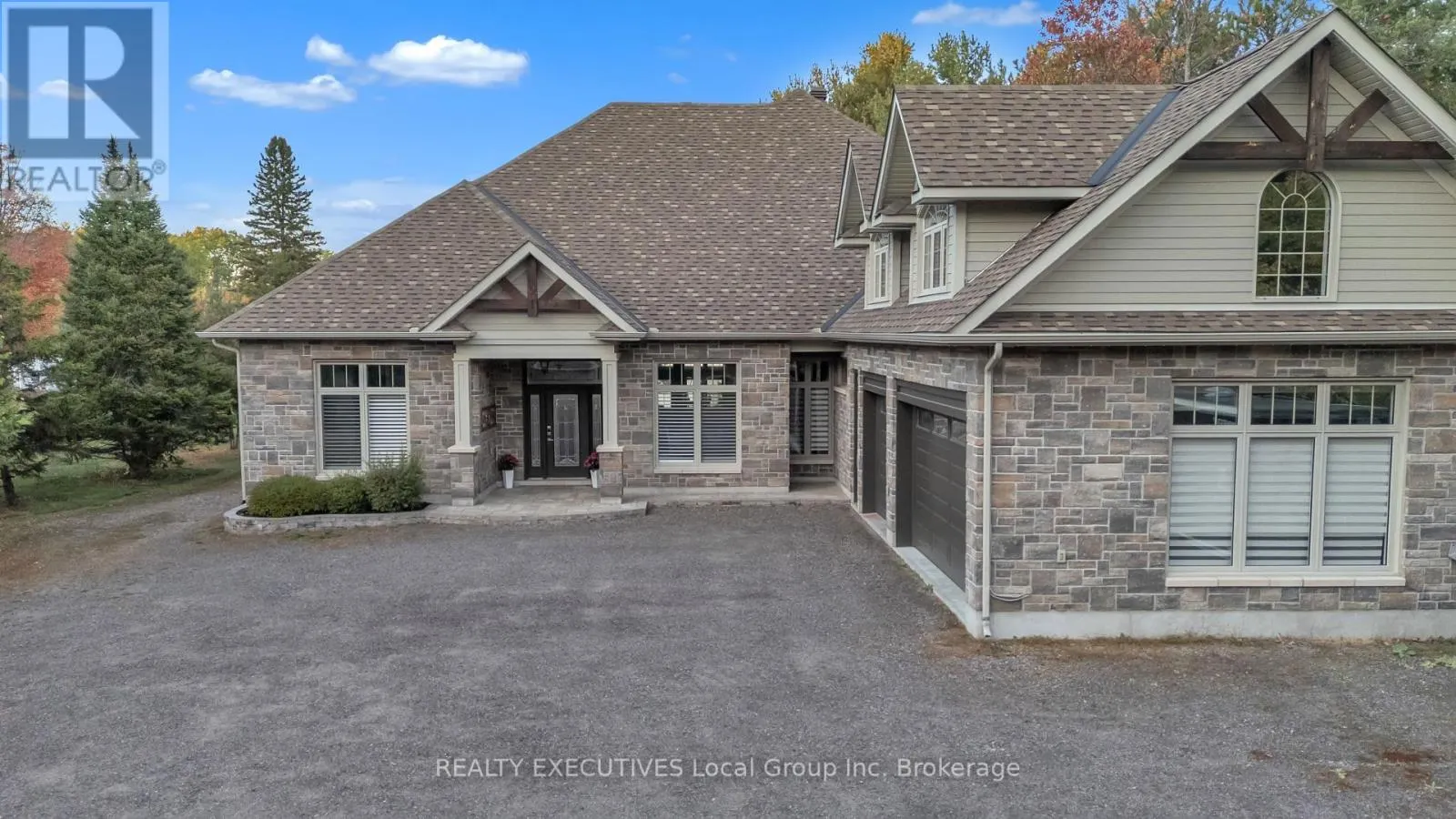 34 SUNRISE BAY DRIVE