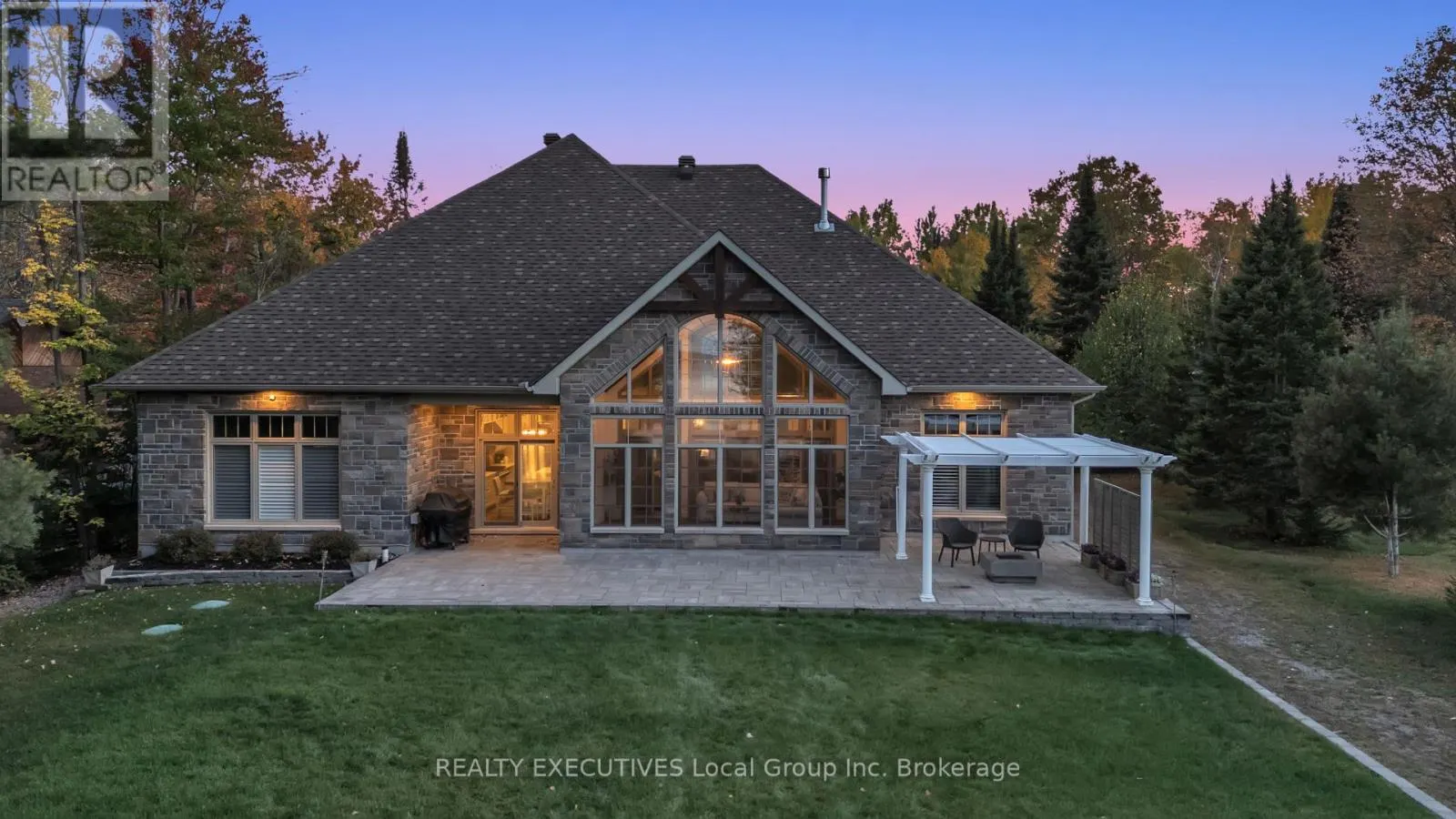 34 SUNRISE BAY DRIVE