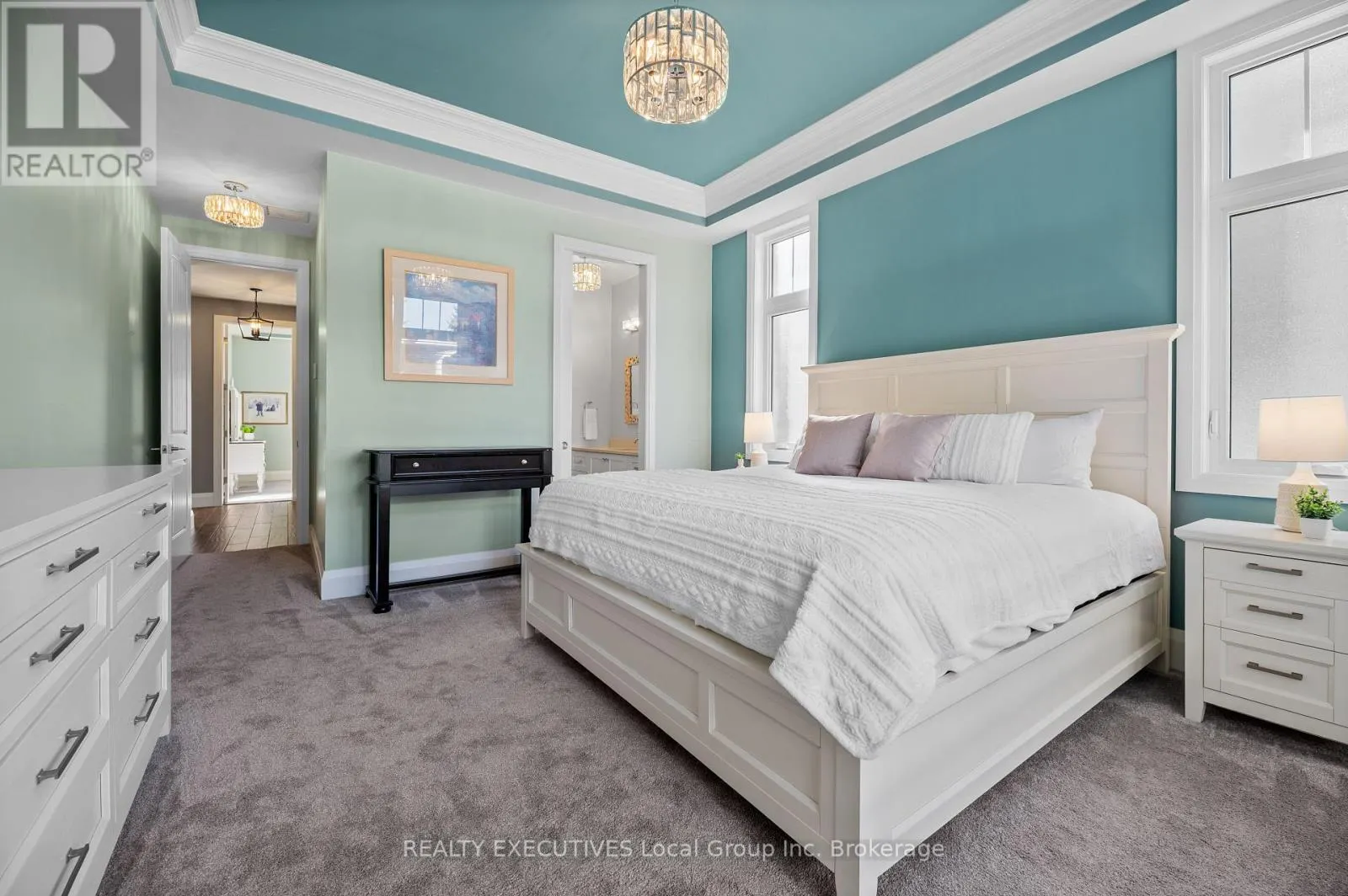 34 SUNRISE BAY DRIVE