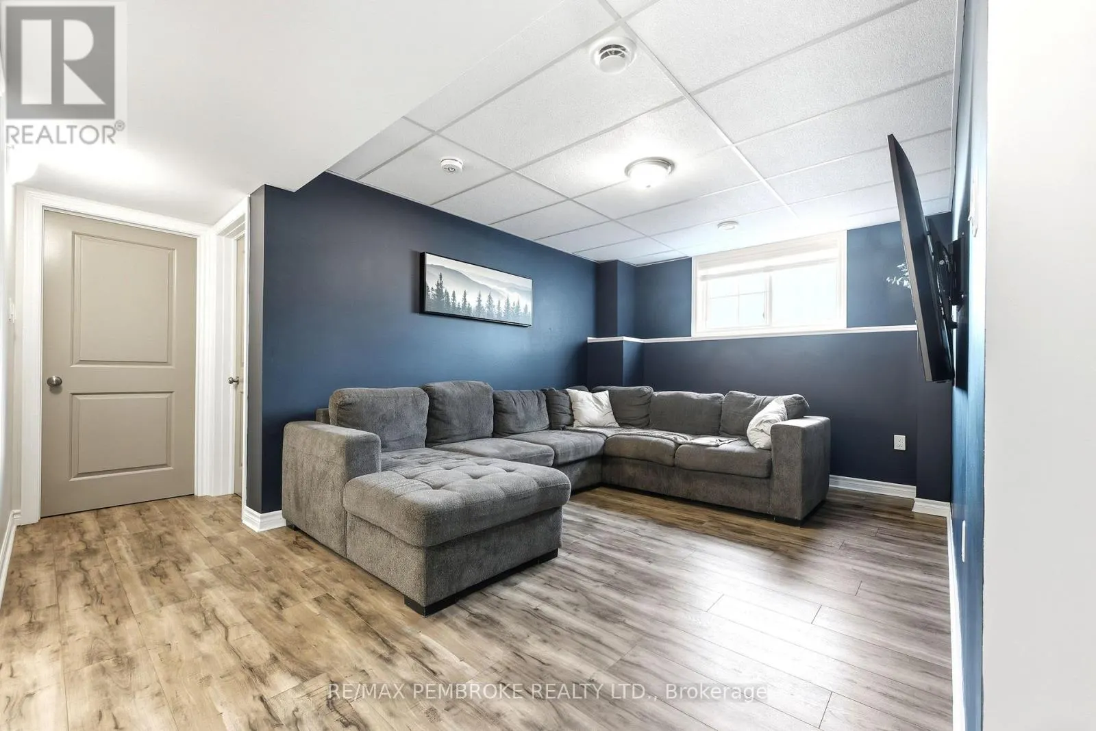 9 TERRANCE DRIVE