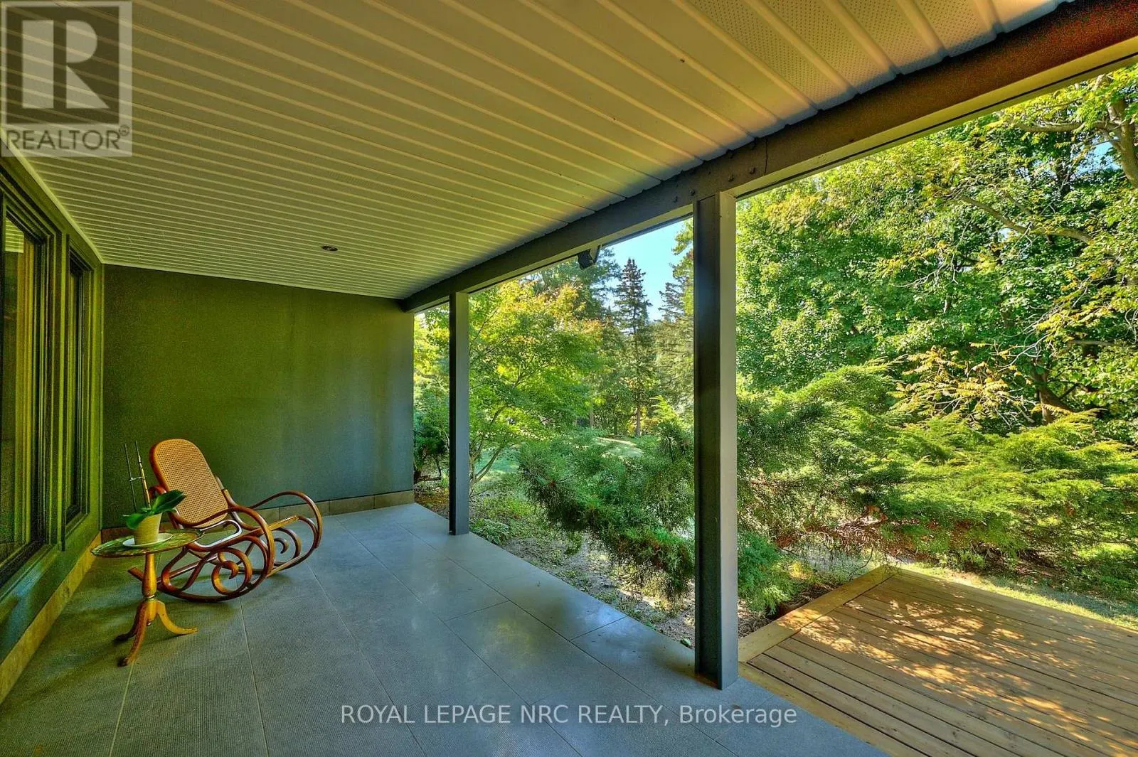 7 WOODMOUNT DRIVE