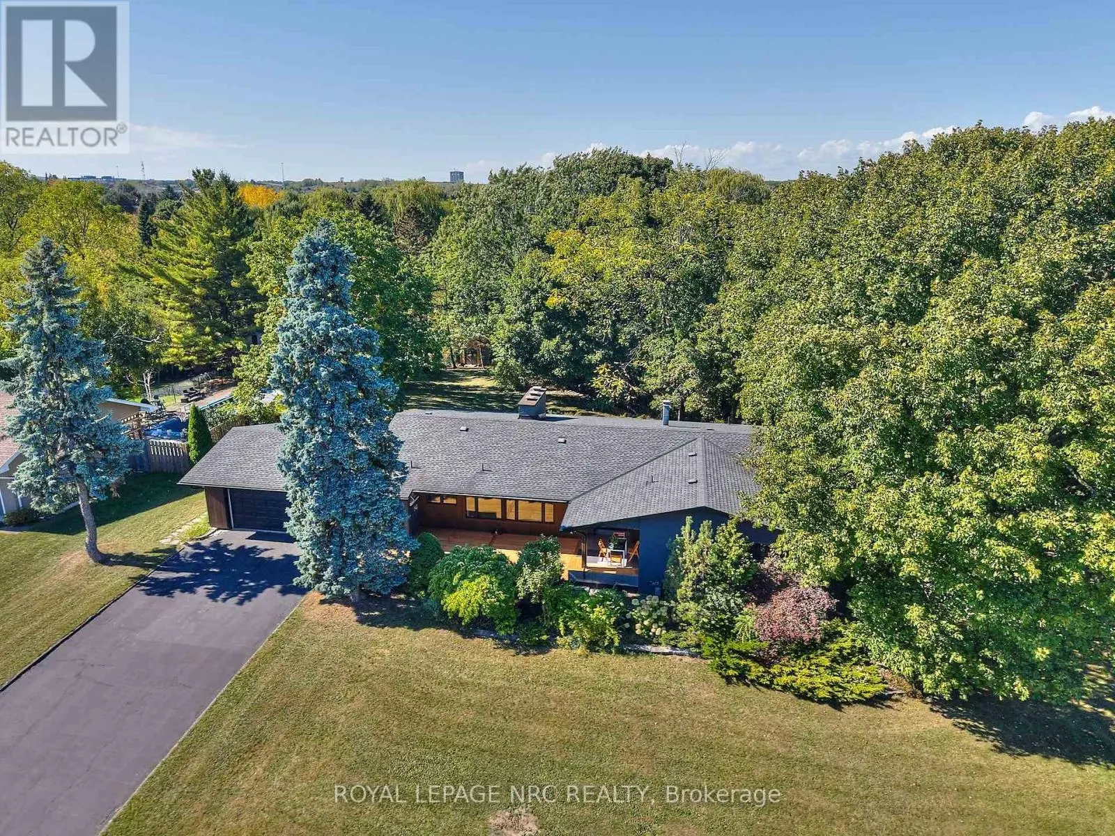 7 WOODMOUNT DRIVE