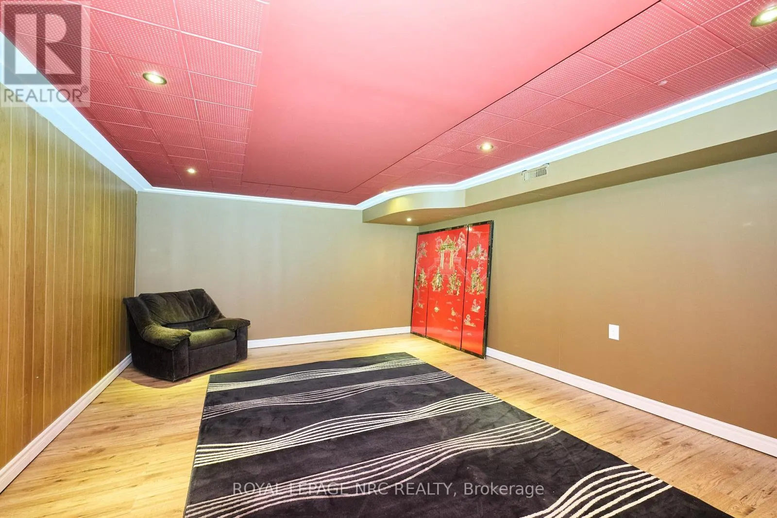 7 WOODMOUNT DRIVE