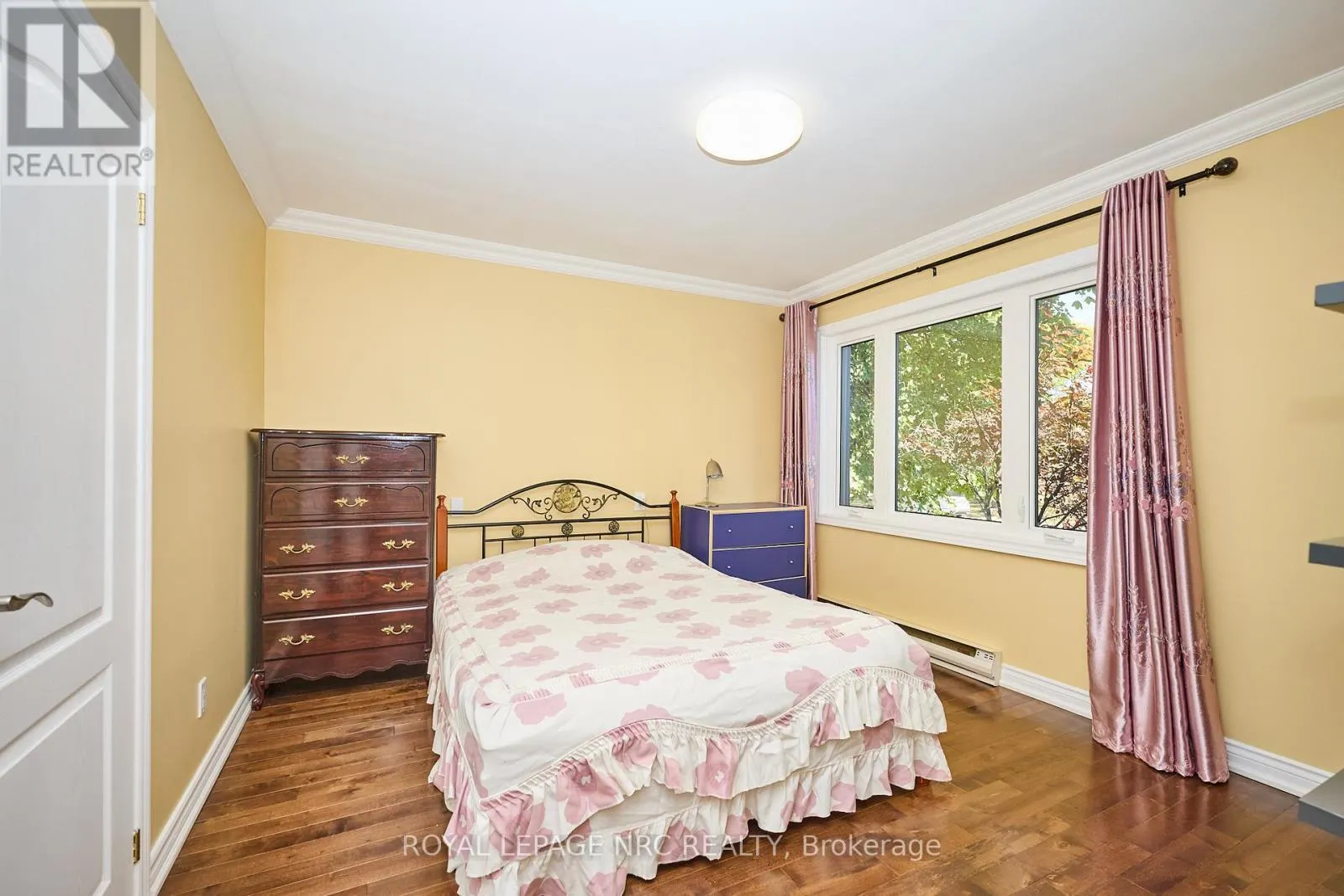 7 WOODMOUNT DRIVE