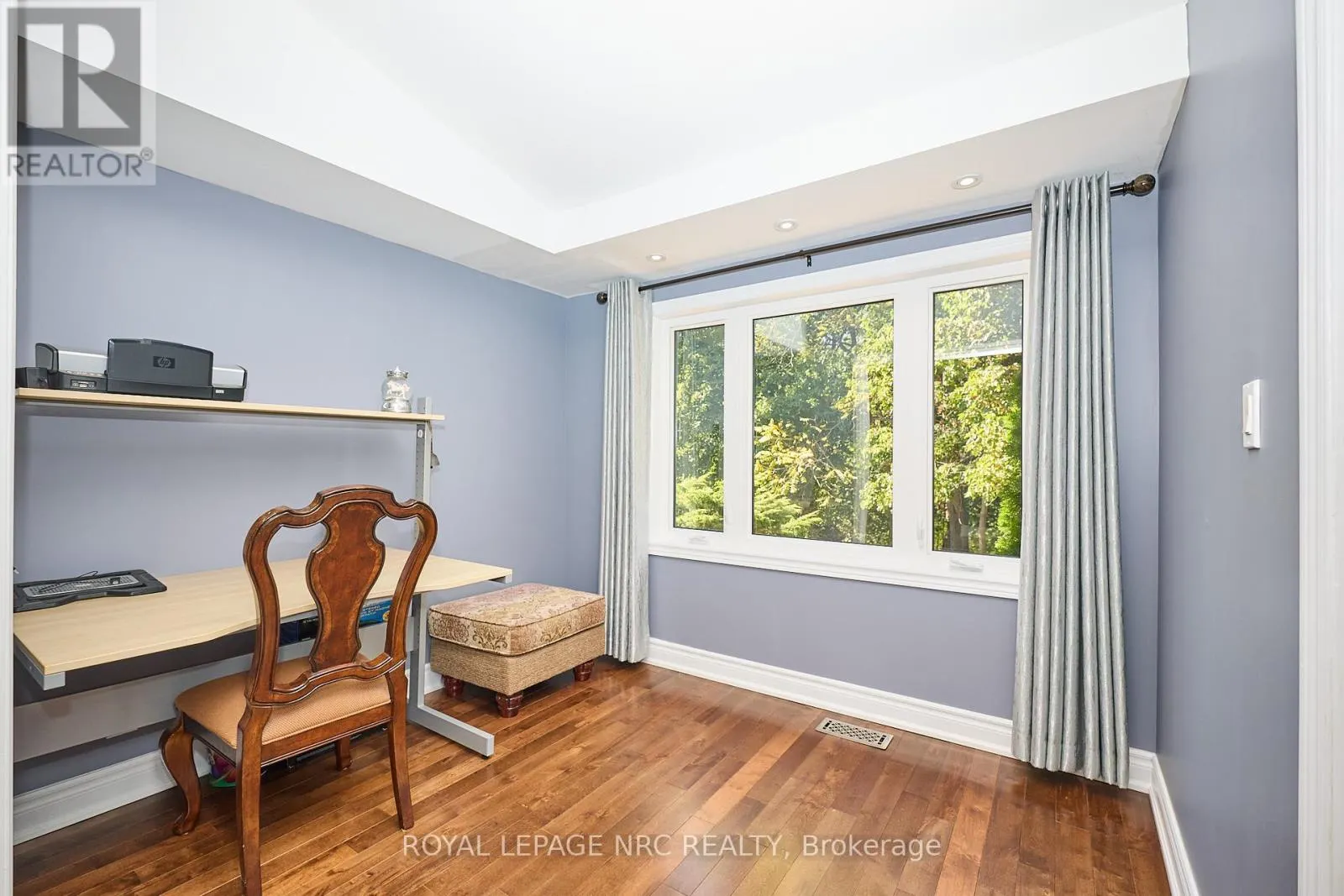7 WOODMOUNT DRIVE